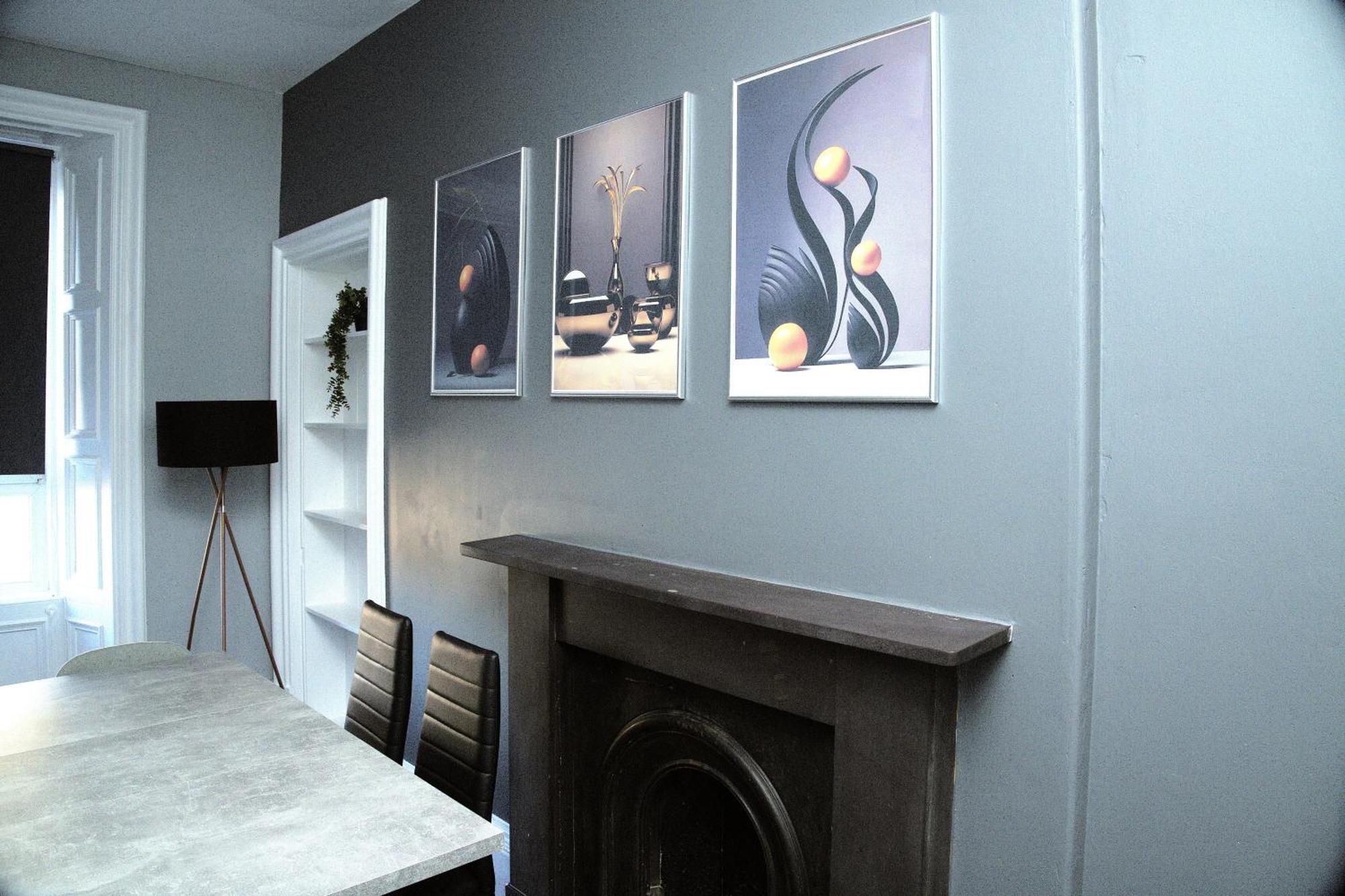 Stylish 3Br, Next To Tram Stop, Near Princes St & Ocean Terminal, Sleeps 7