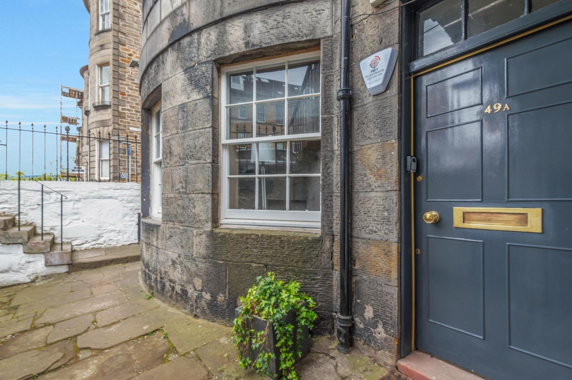Apartment Large 3 Bed 3 Bath - New Town