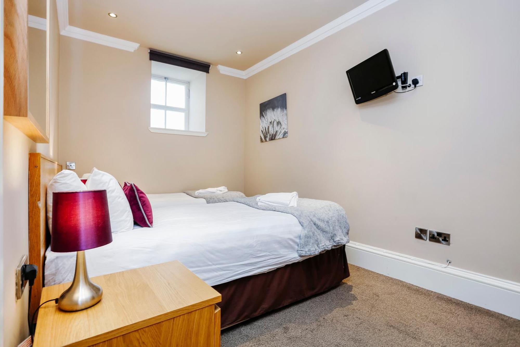 Large 3 Bed 3 Bath - New Town Edinburgh