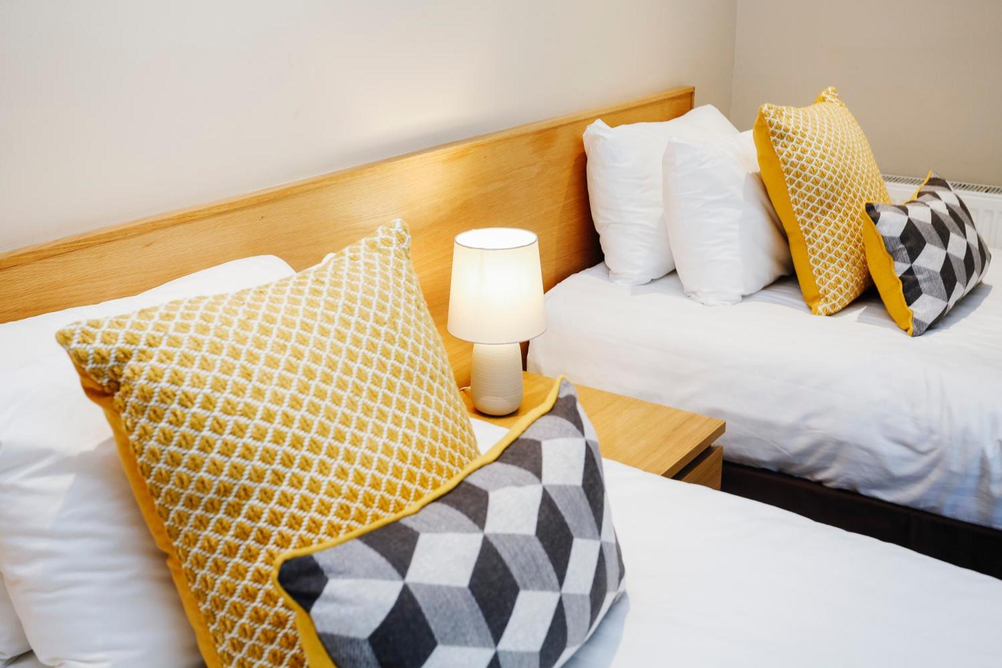 Large 3 Bed 3 Bath - New Town Apartment Edinburgh