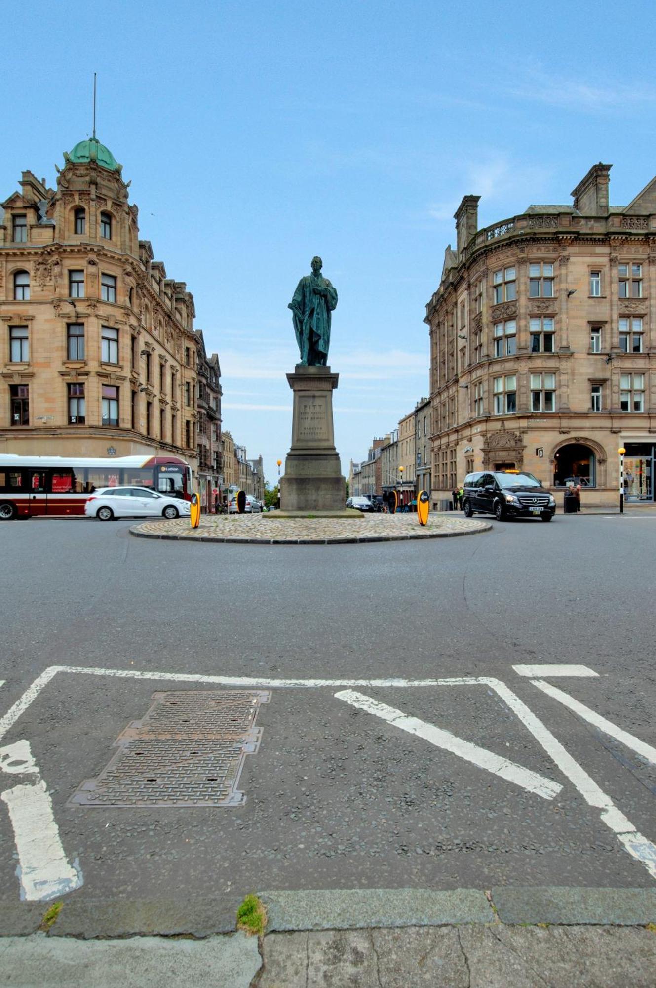 Apartment Large 3 Bed 3 Bath - New Town Edinburgh
