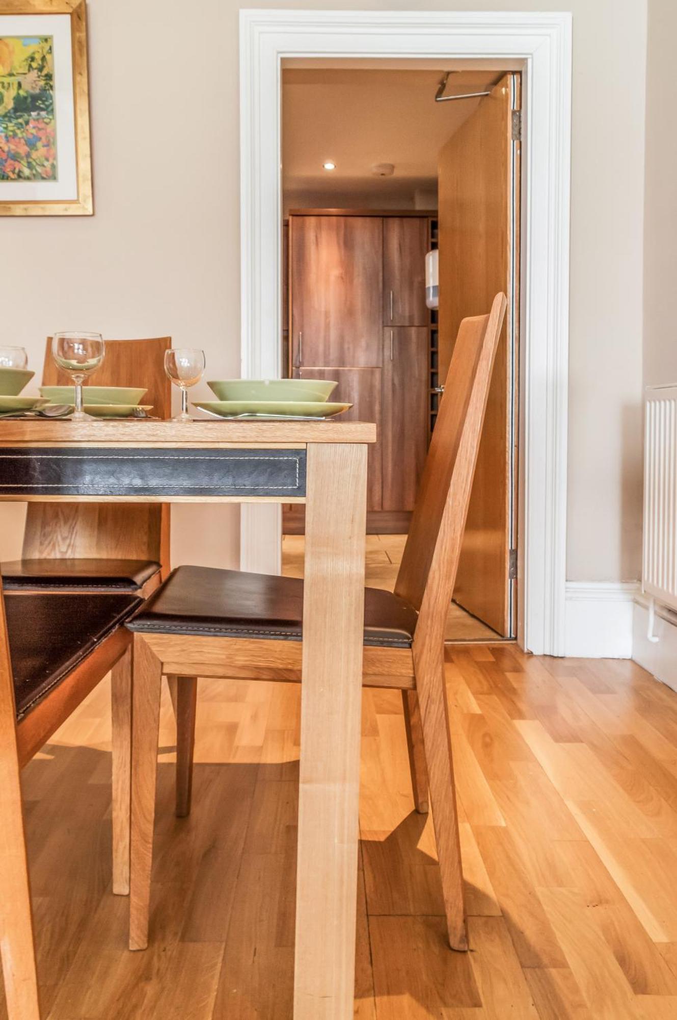 Large 3 Bed 3 Bath - New Town * Edinburgh