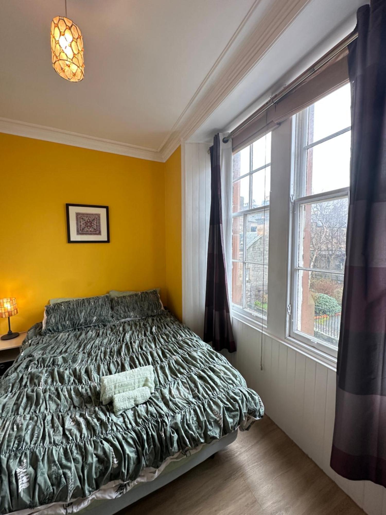Cosy In Centre , 2 Bedroom1 Bathroom Edinburgh