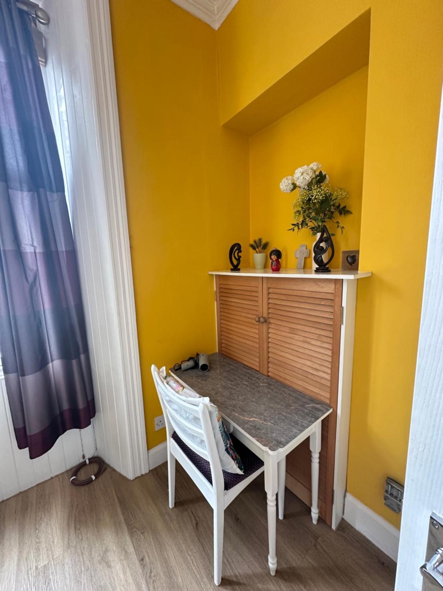 Cosy In Centre , 2 Bedroom1 Bathroom