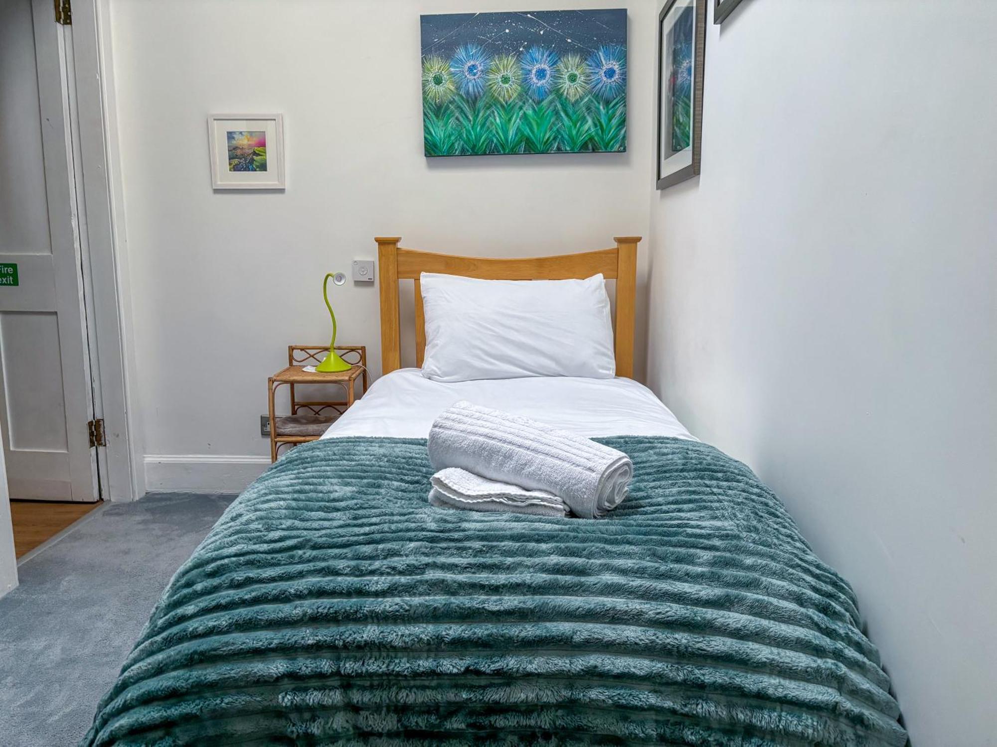 Bright Floor 2br In Morningside, Easy Centre Links, Close To And Royal Hospital *