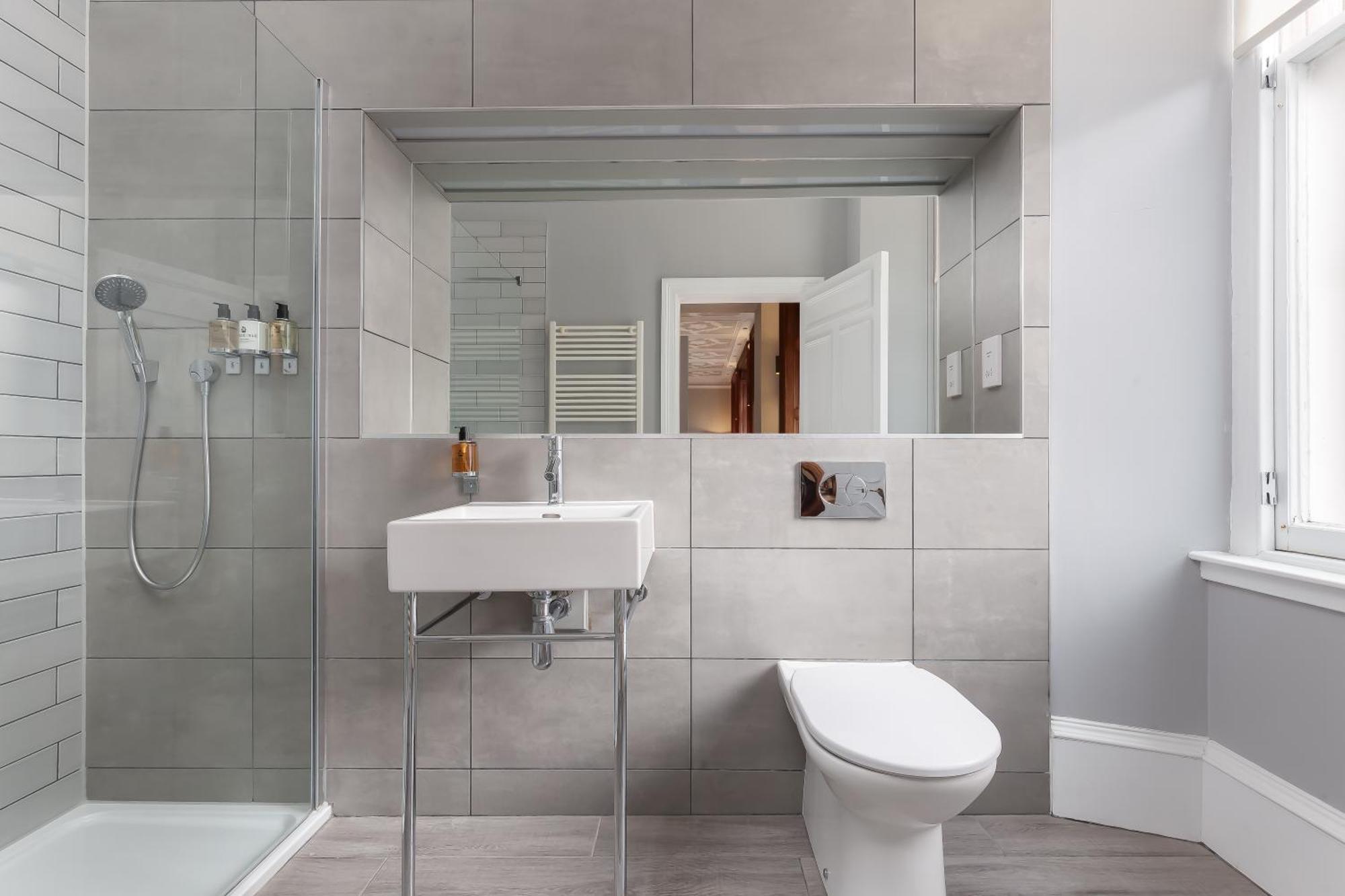 Destiny Scotland - Distillers House Apartment EDI