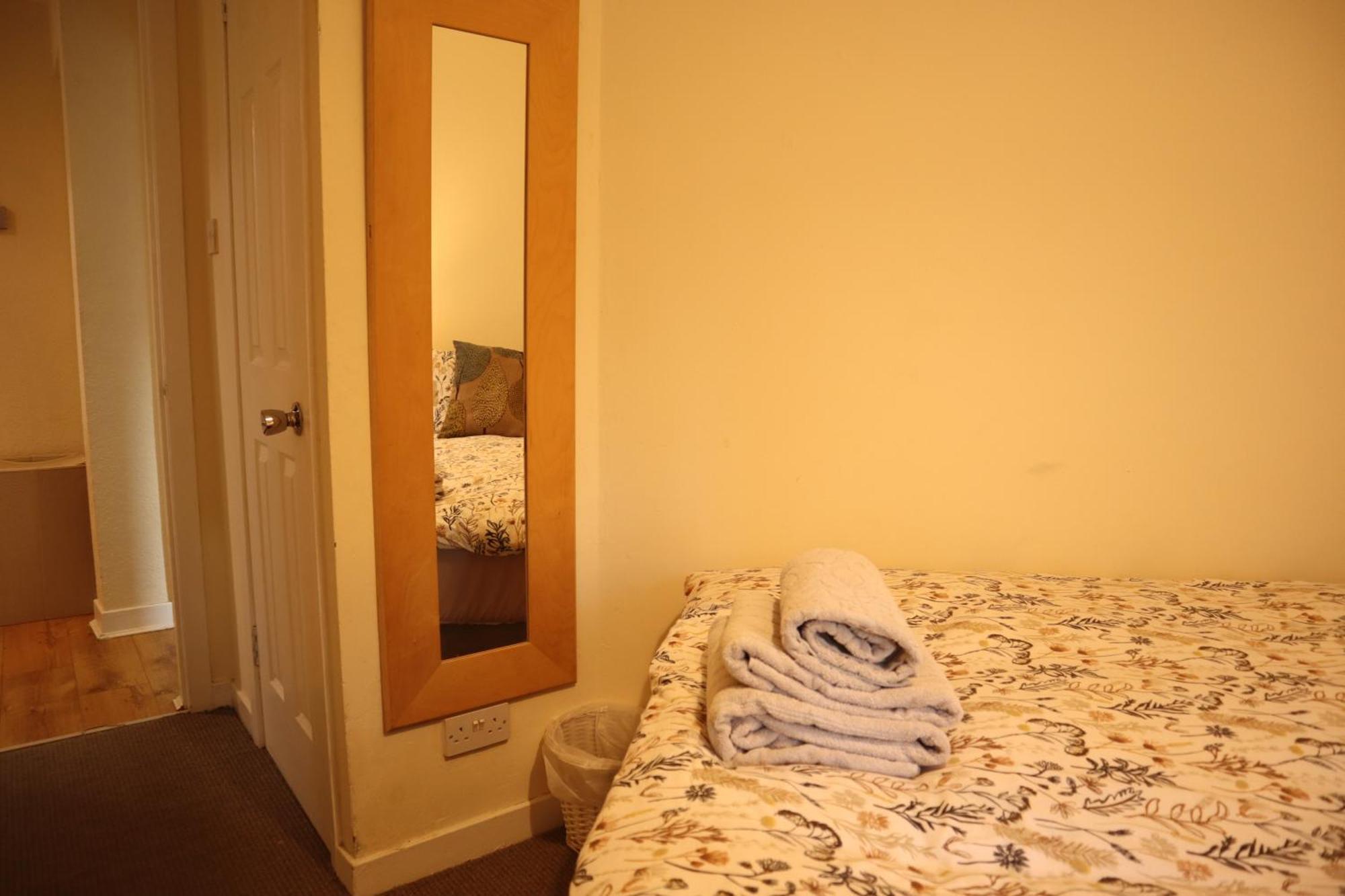 Apartment 3 Bedrooms Flat In Old Town Sleeps 6 Edinburgh
