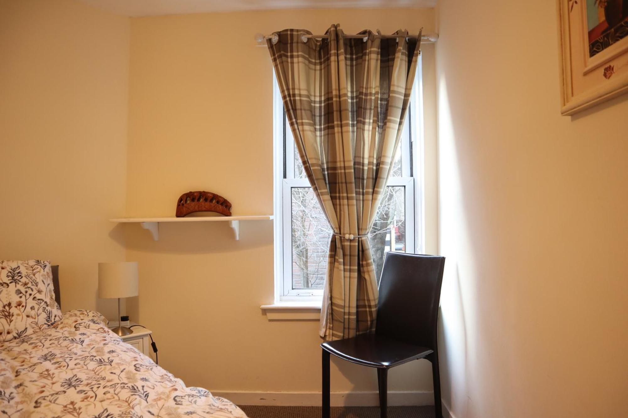3 Bedrooms Flat In Old Town Sleeps 6 Apartment Edinburgh