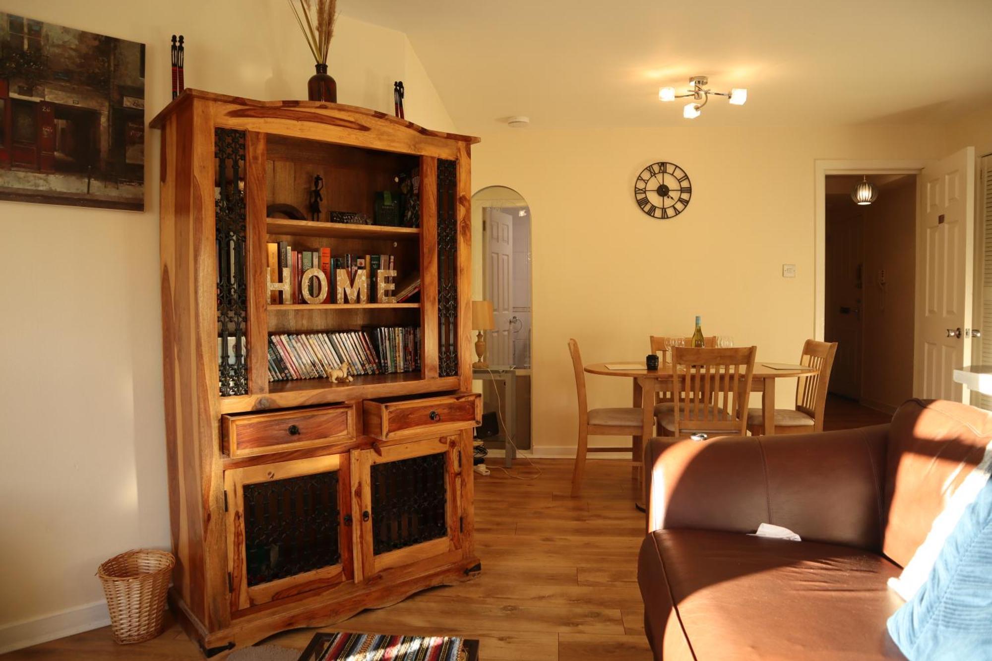 Apartment 3 Bedrooms Flat In Old Town Sleeps 6 Edinburgh