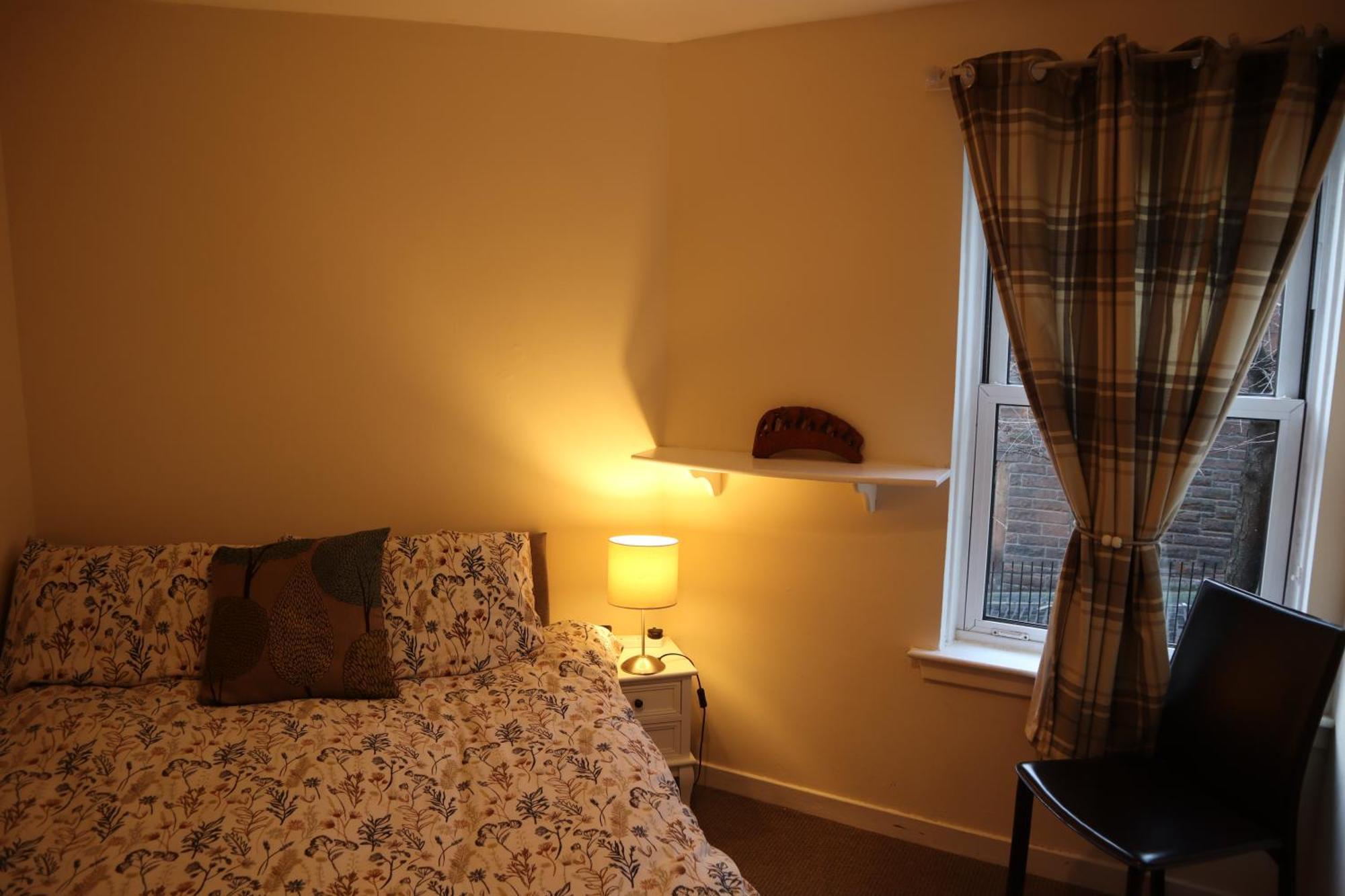 3 Bedrooms Flat In Old Town Sleeps 6 Apartment *