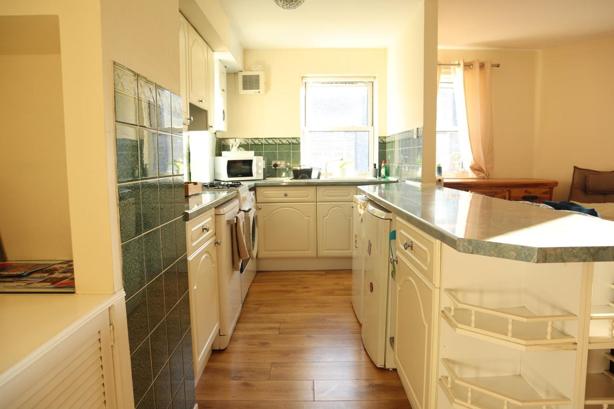 Apartment 3 Bedrooms Flat In Old Town Sleeps 6 *