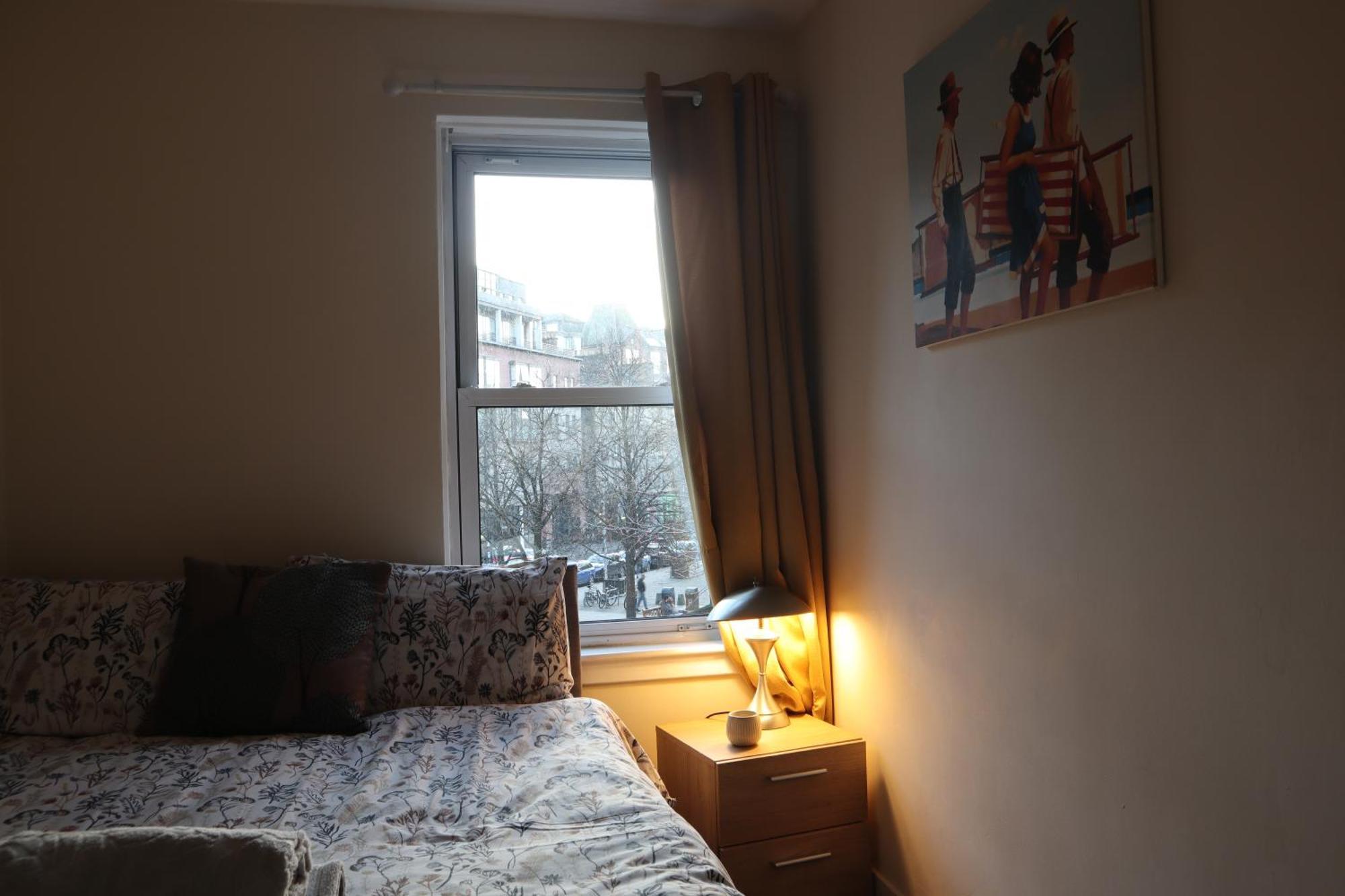 3 Bedrooms Flat In Old Town Sleeps 6 Apartment