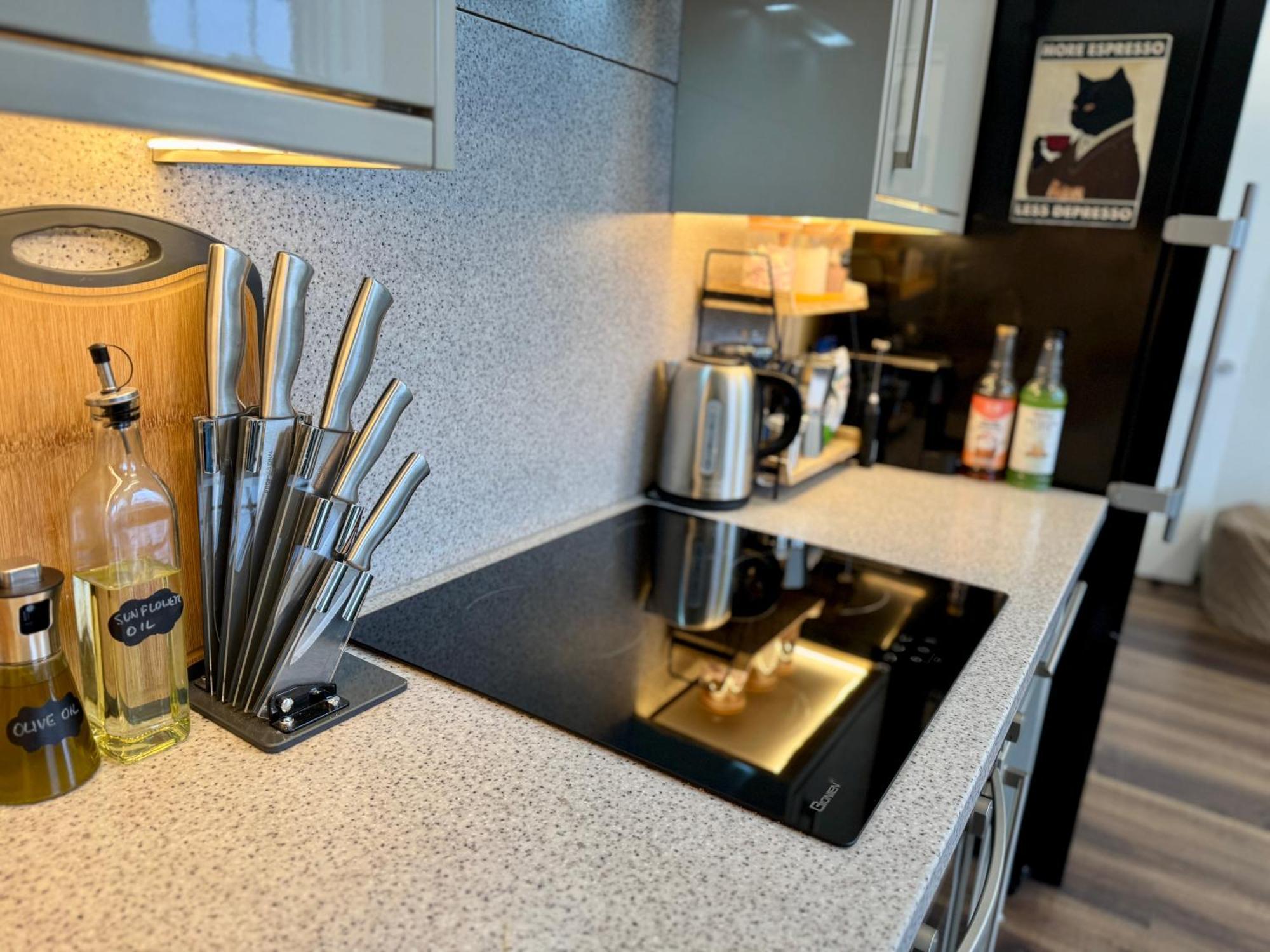Large Luxury 3 Bedroom & 2 Bathroom - Next To Royal Mile, Castle & Grass Market *