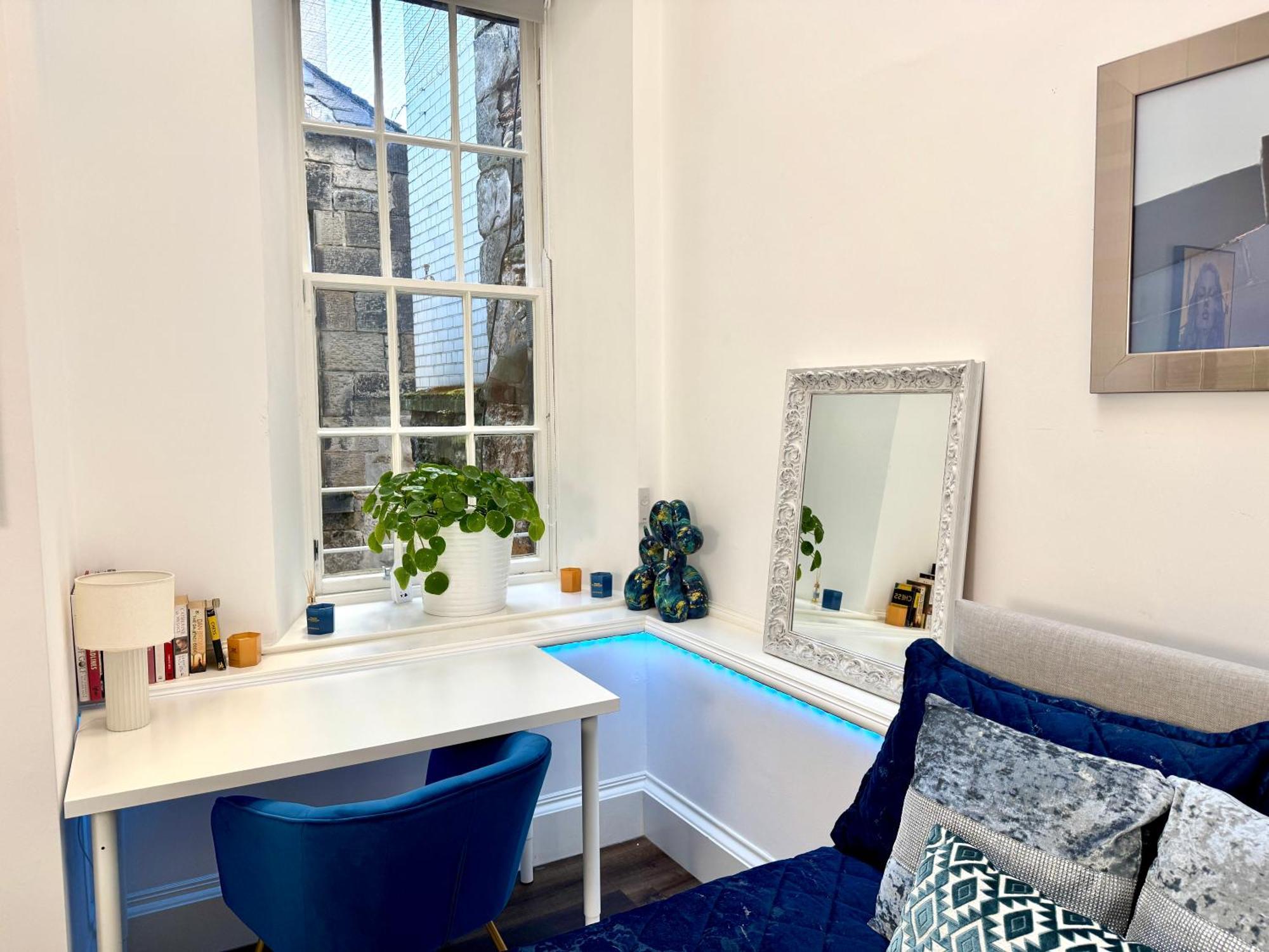 Apartment Large Luxury 3 Bedroom & 2 Bathroom - Next To Royal Mile, Castle & Grass Market
