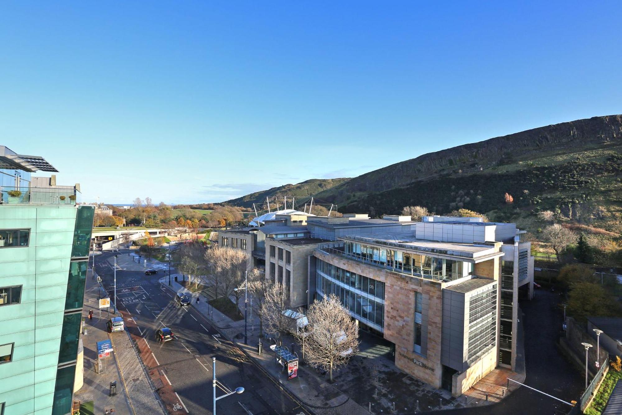 Apartment 2-bedroom With Free Parking And Stunning Views