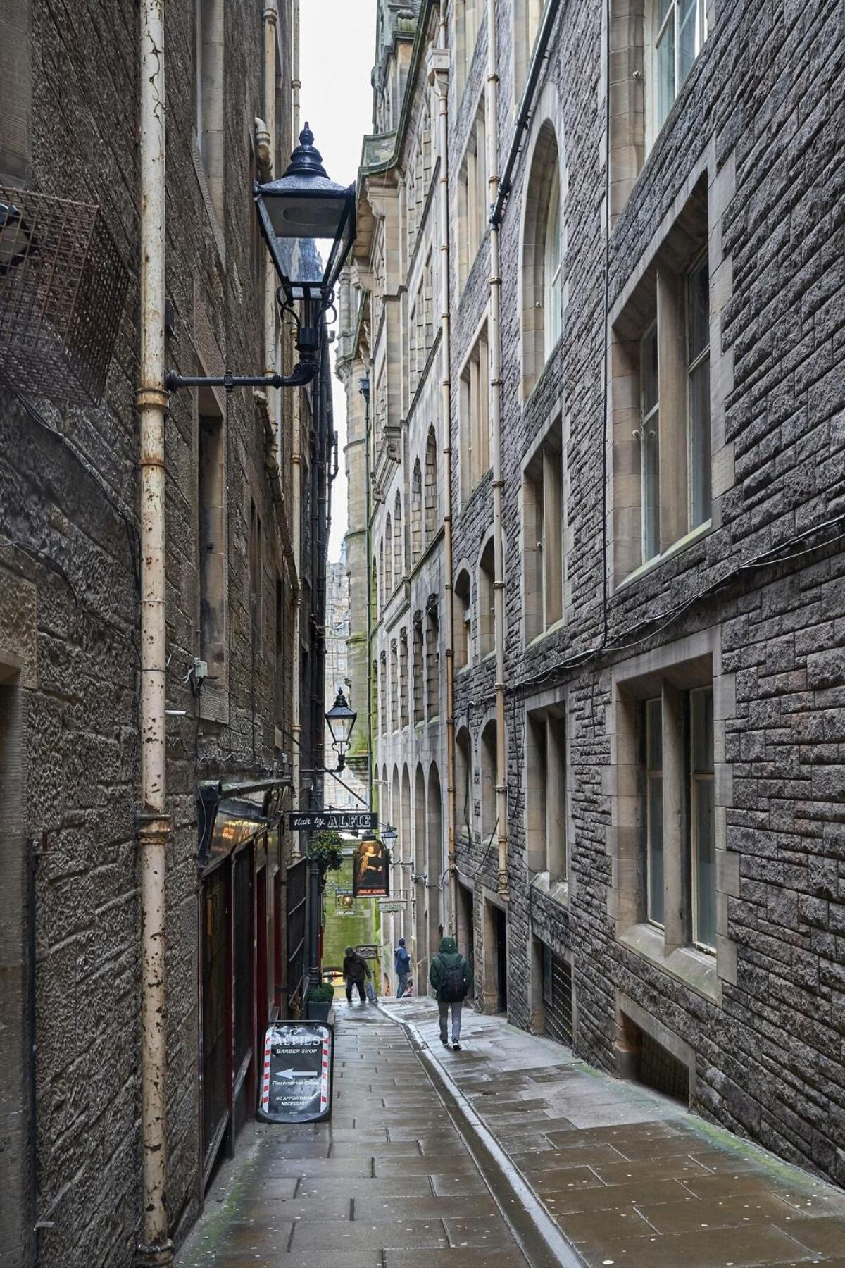 Apartment 3 Bedroom - Historic Old Town Edinburgh