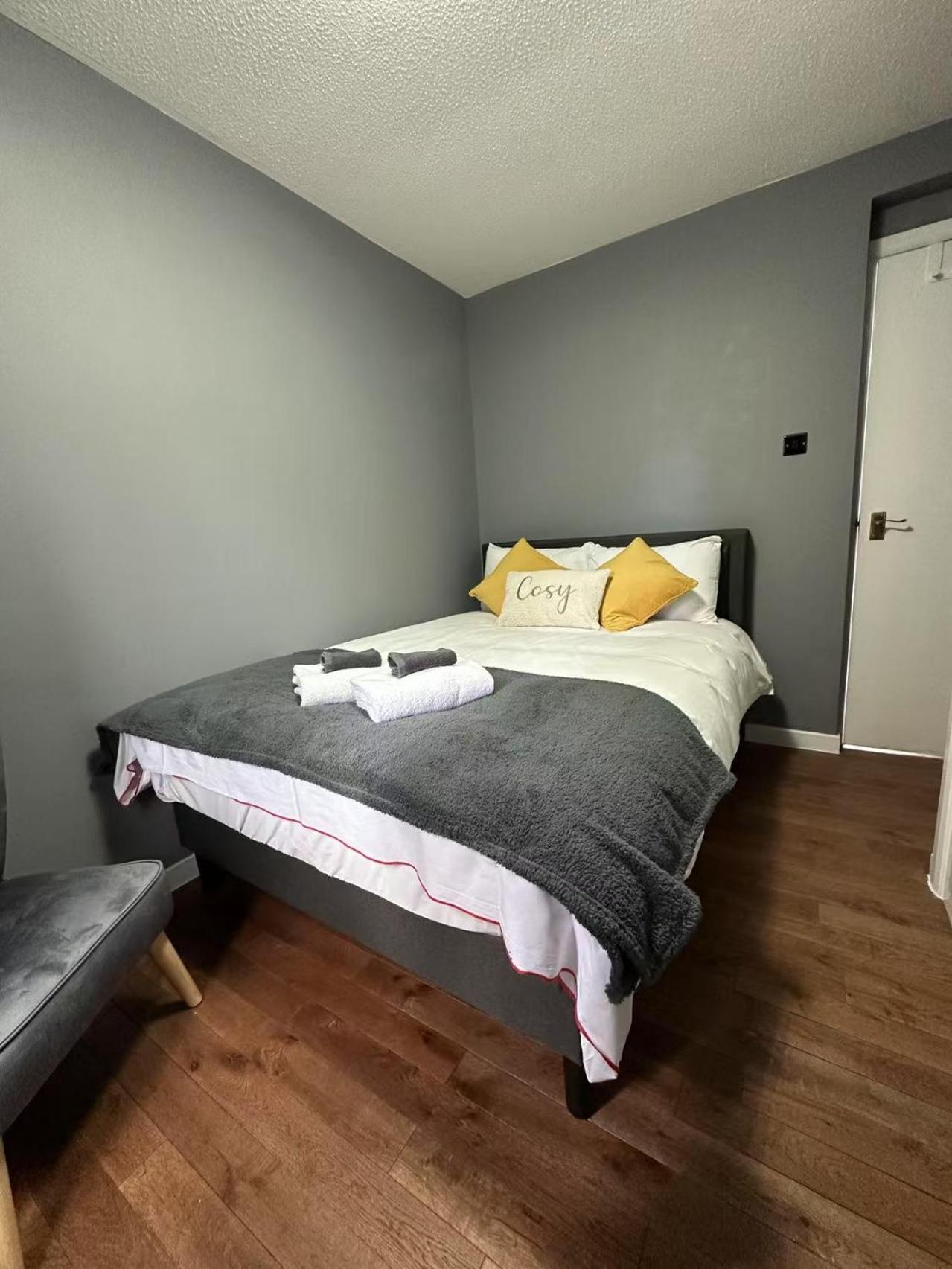 Apartment Two Bedroom Flat In Center Edinburgh