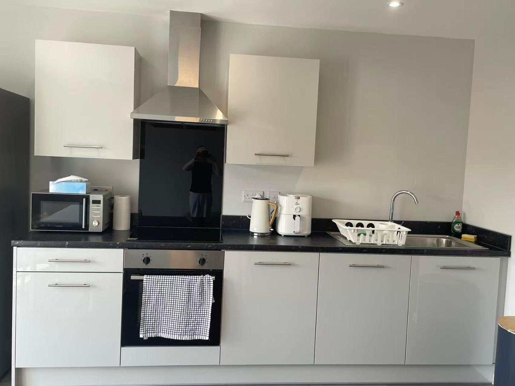 Freshstay Centre Double Bedroom Homestay