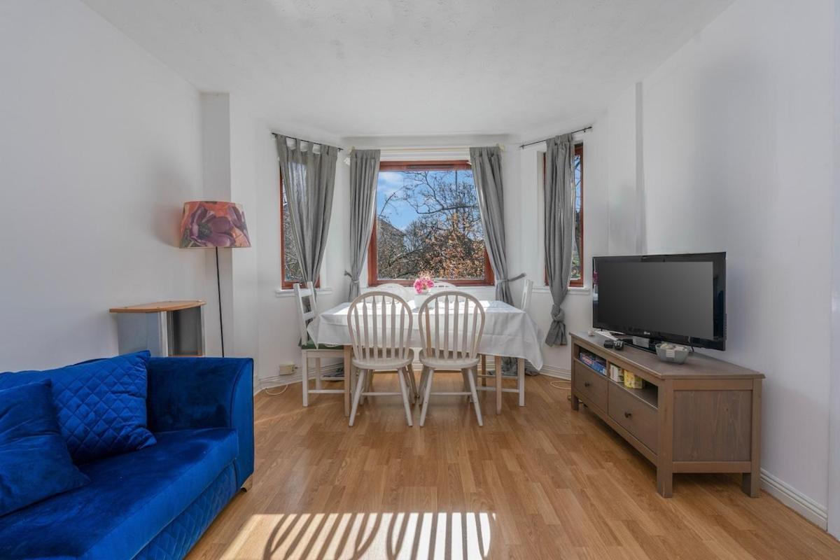 Apartment Parking - Centre - The Restalrig