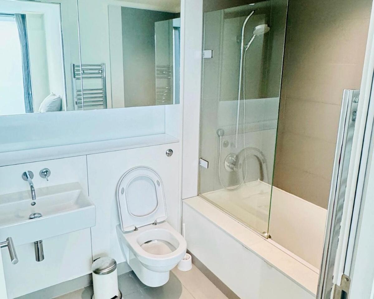 Elegant 2br In Prestigious Quartermile
