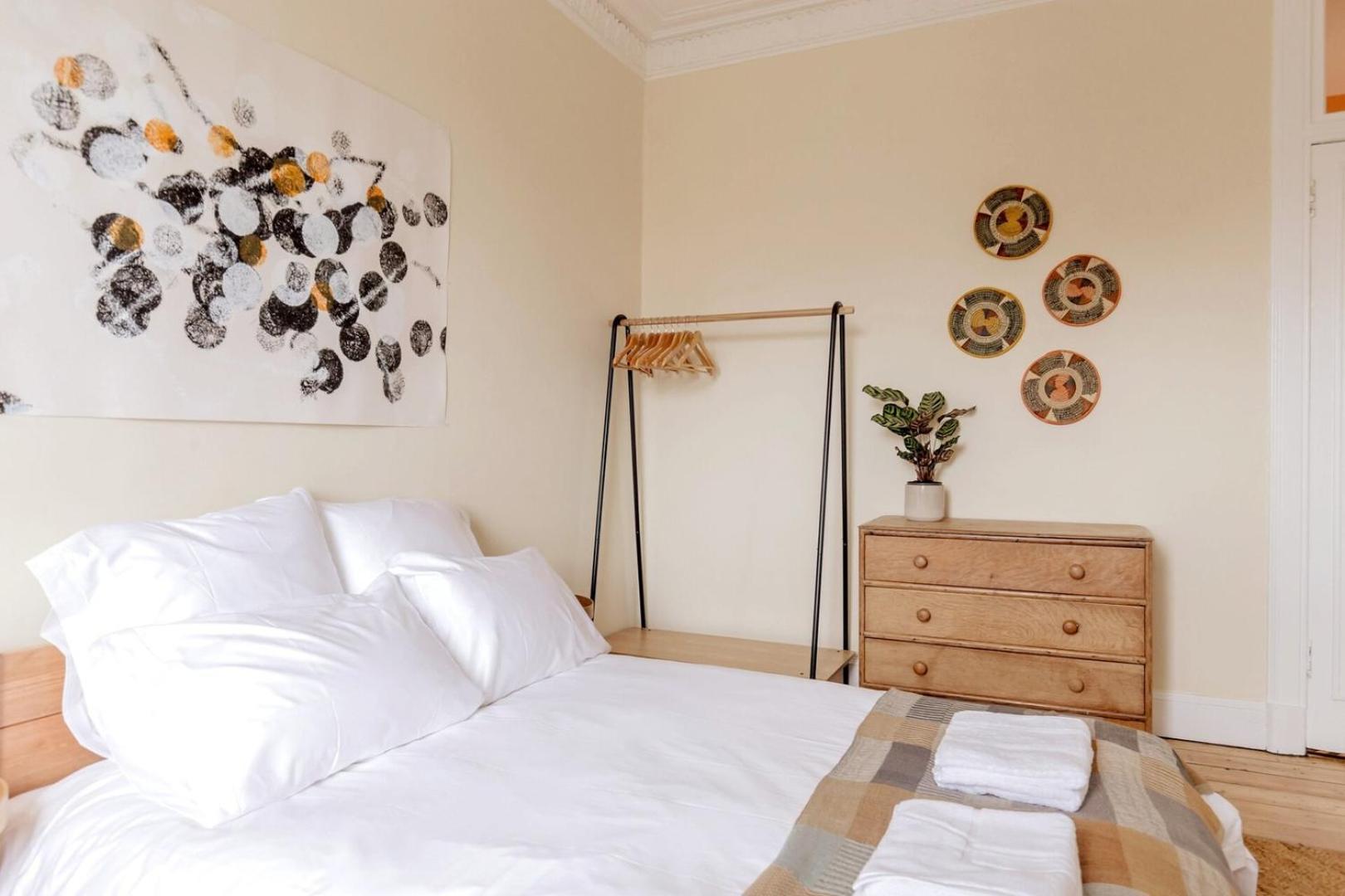 Castle Views! Stylish 2bd Flat, Sleeps 4