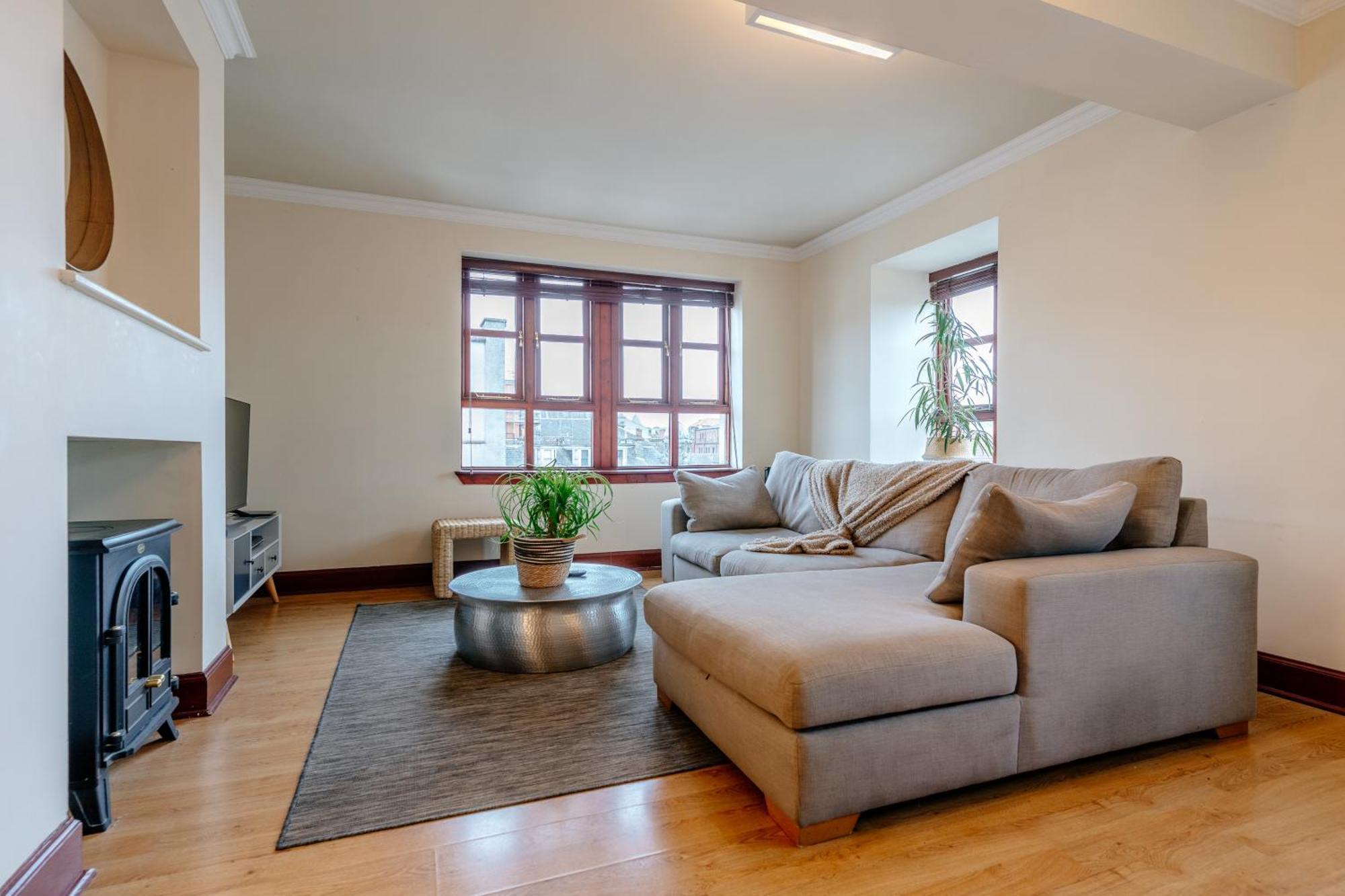 Comfortable Leith Free Parking Apartment