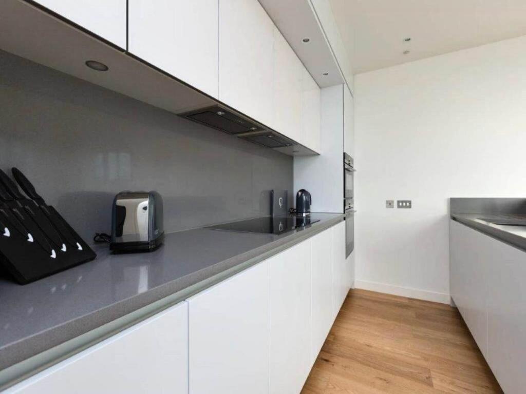Stylish 2br In Quartermile Balcony & Garden View Apartment