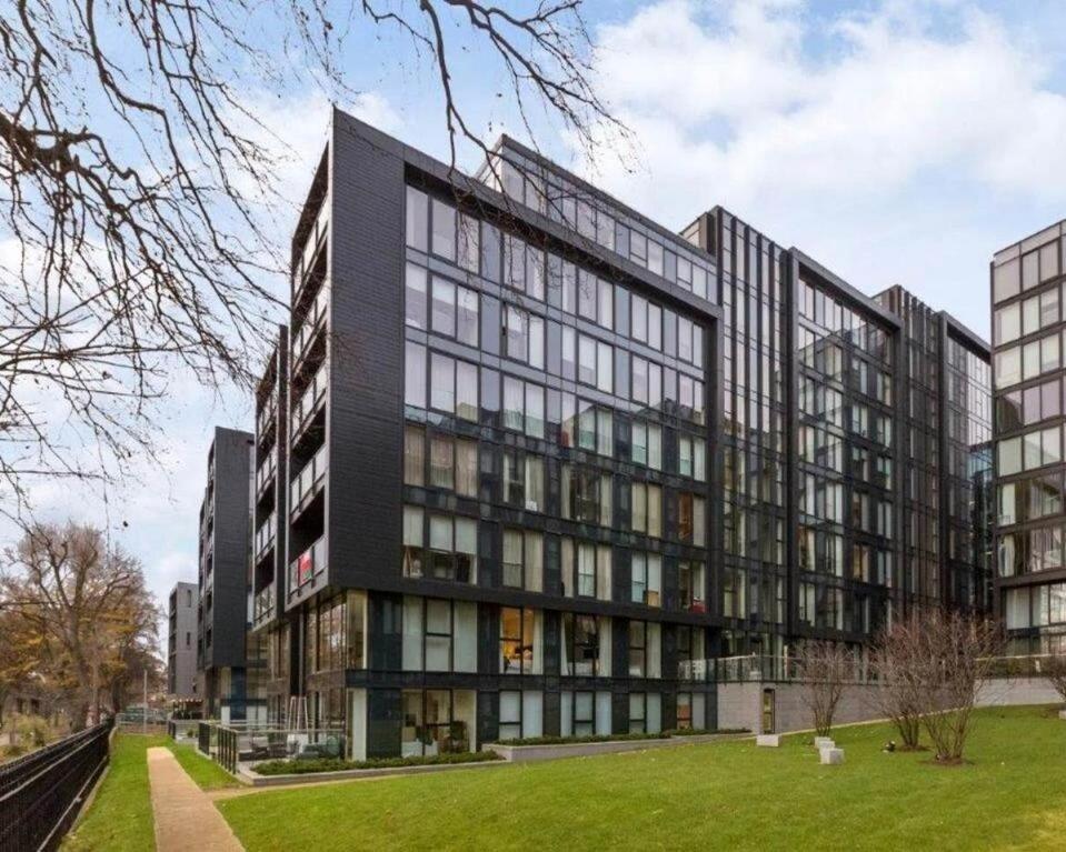 Stylish 2br In Quartermile Balcony & Garden View Edinburgh