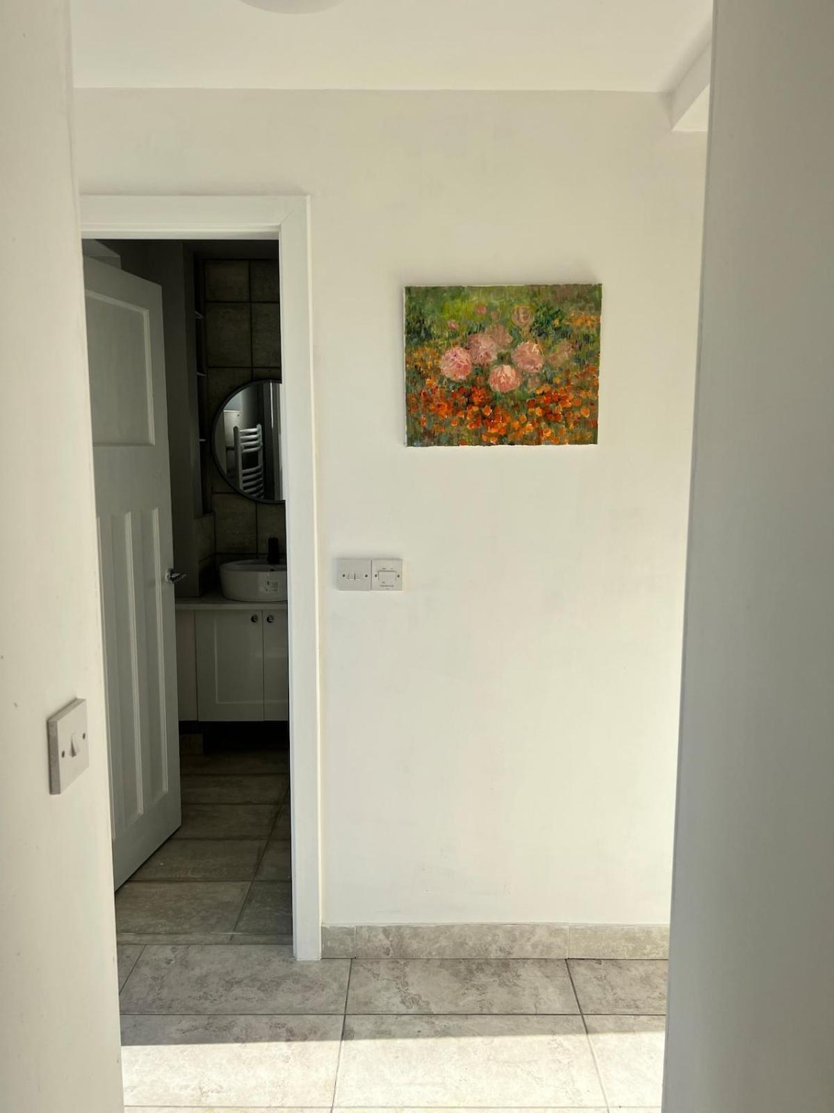 Self-contained Ground Level With Hill View Apartment Edinburgh