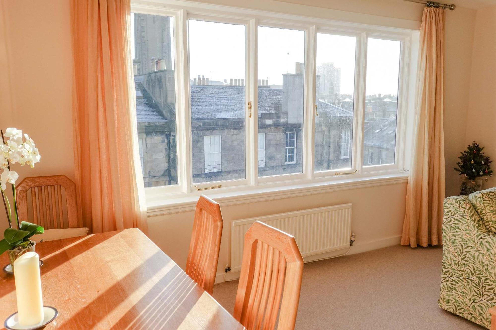 Apartment Sophisticated In Centre Edinburgh
