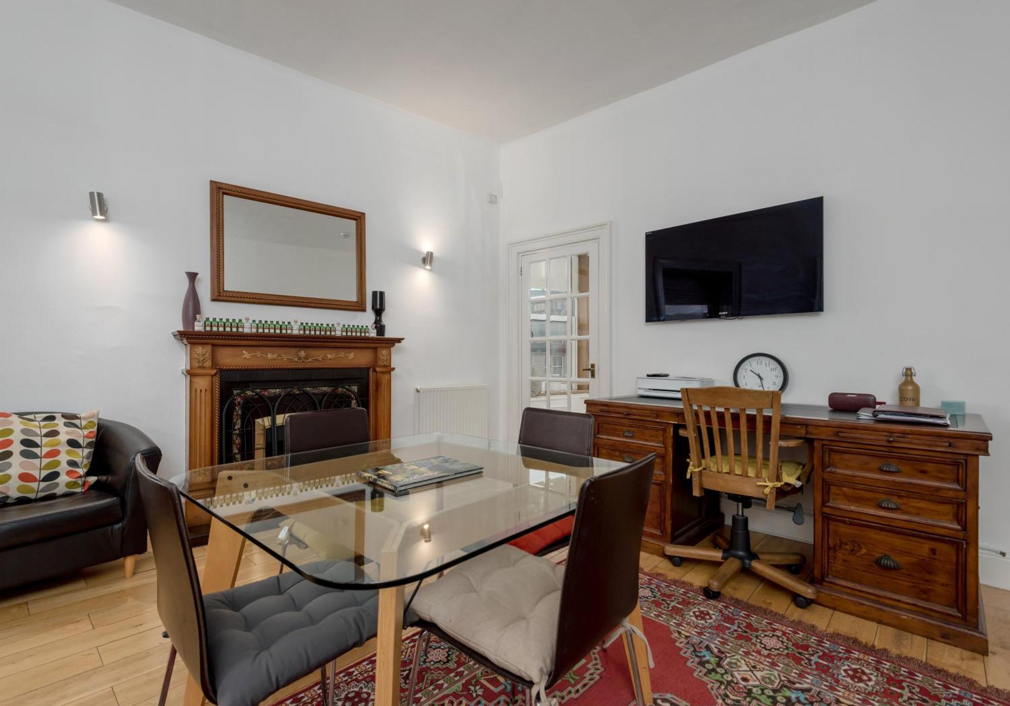 The Lothian Road Apartment *