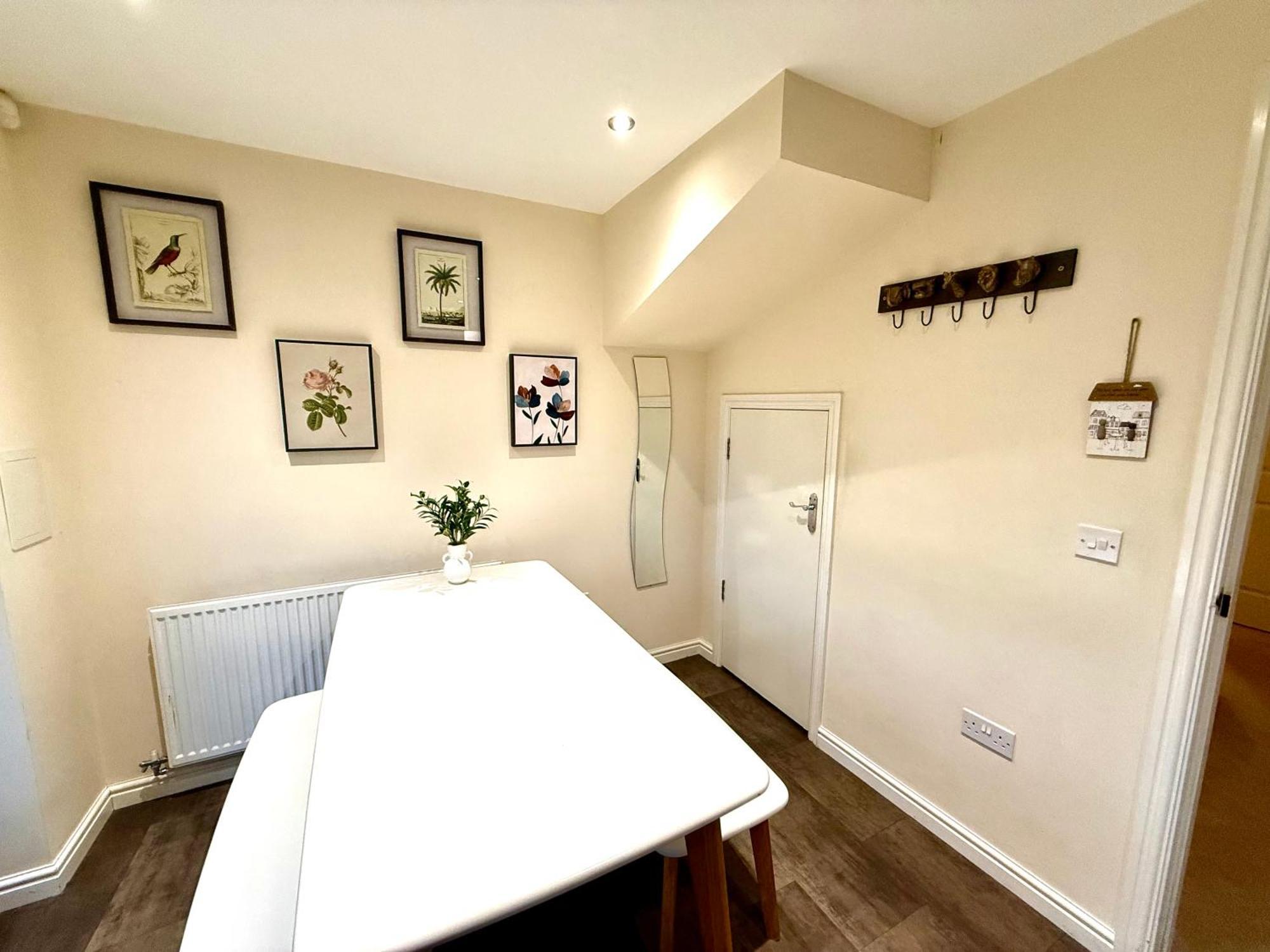 Torwood Townhouse - Free Parking And Contractor Friendly * Edinburgh