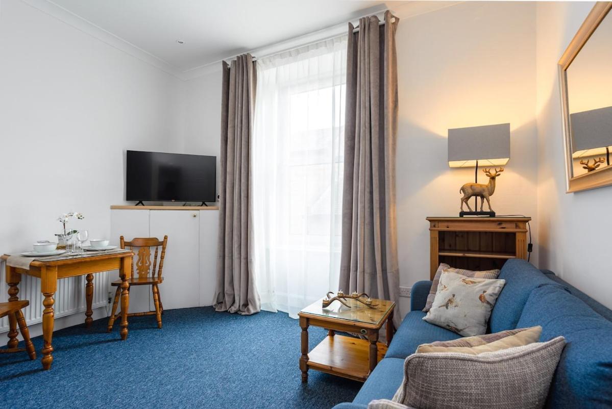 Cosy & Quiet Flat Near Haymarket Station Apartment *