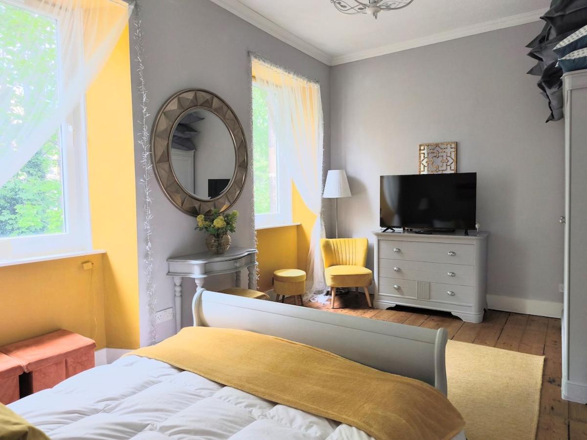 Holiday home Modern Holyrood Family Retreat *