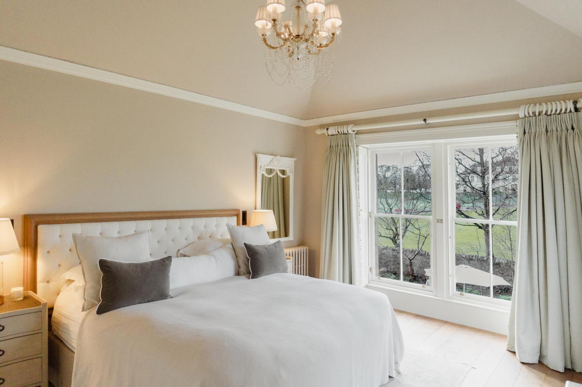 Private And Prestigious Luxury Holiday home Edinburgh