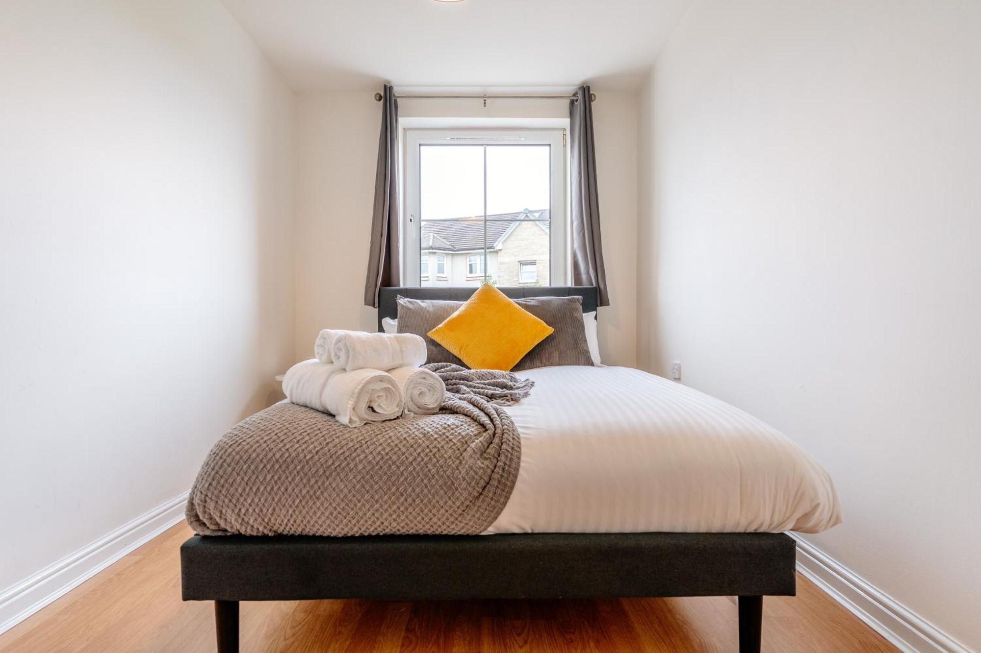 Chic 2-bed Near Centre Edinburgh