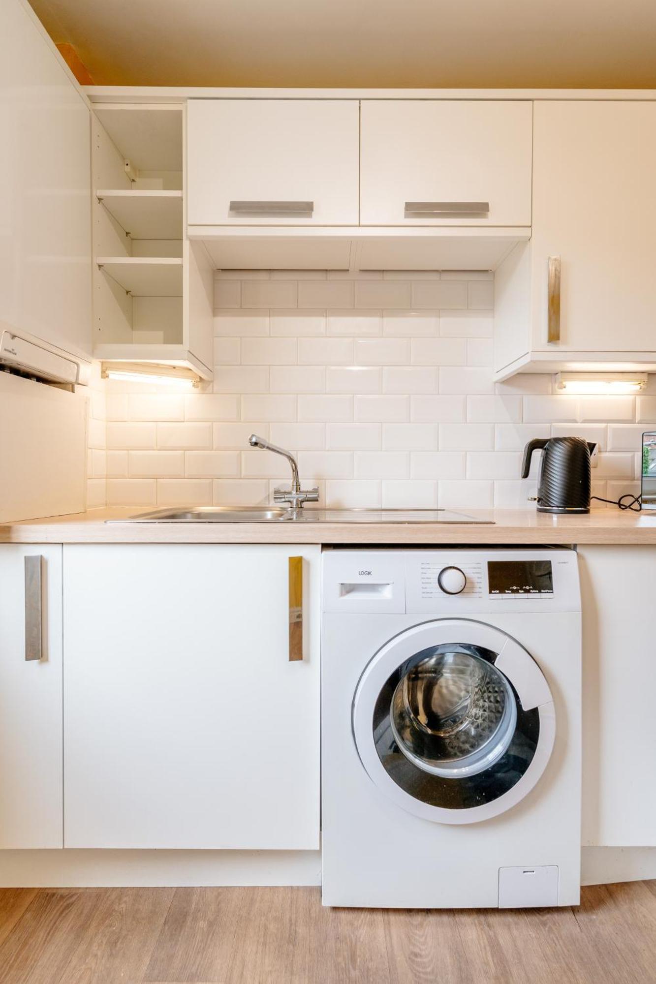 Chic 2-bed Near Centre *