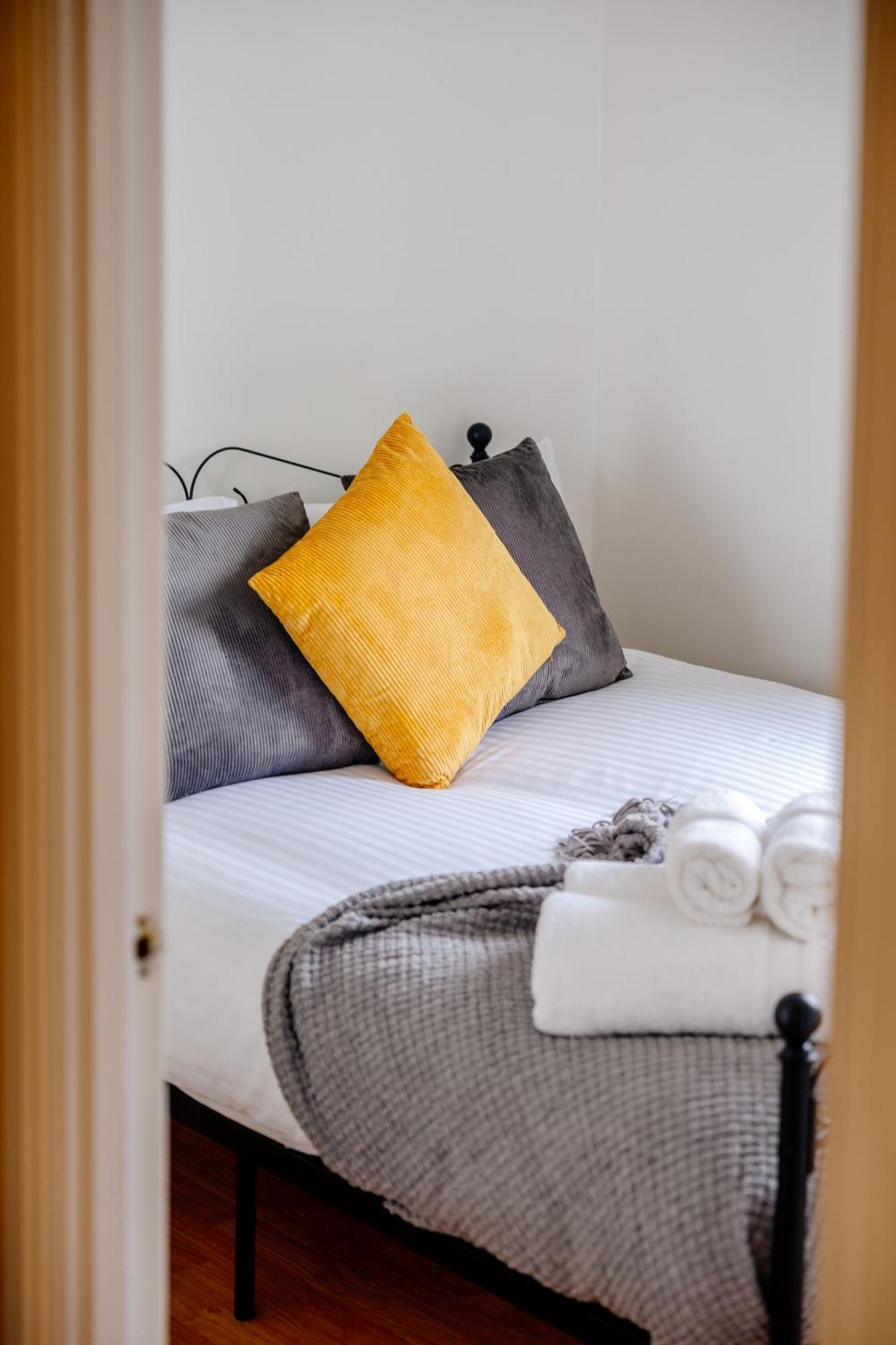 Chic 2-bed Near Centre