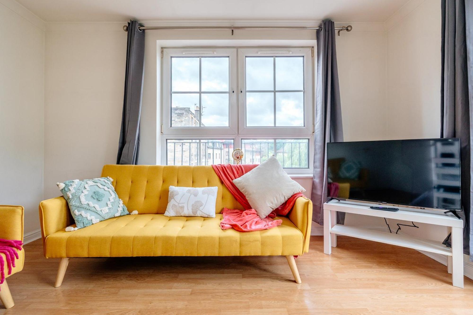 Chic 2-bed Near Centre Apartment Edinburgh