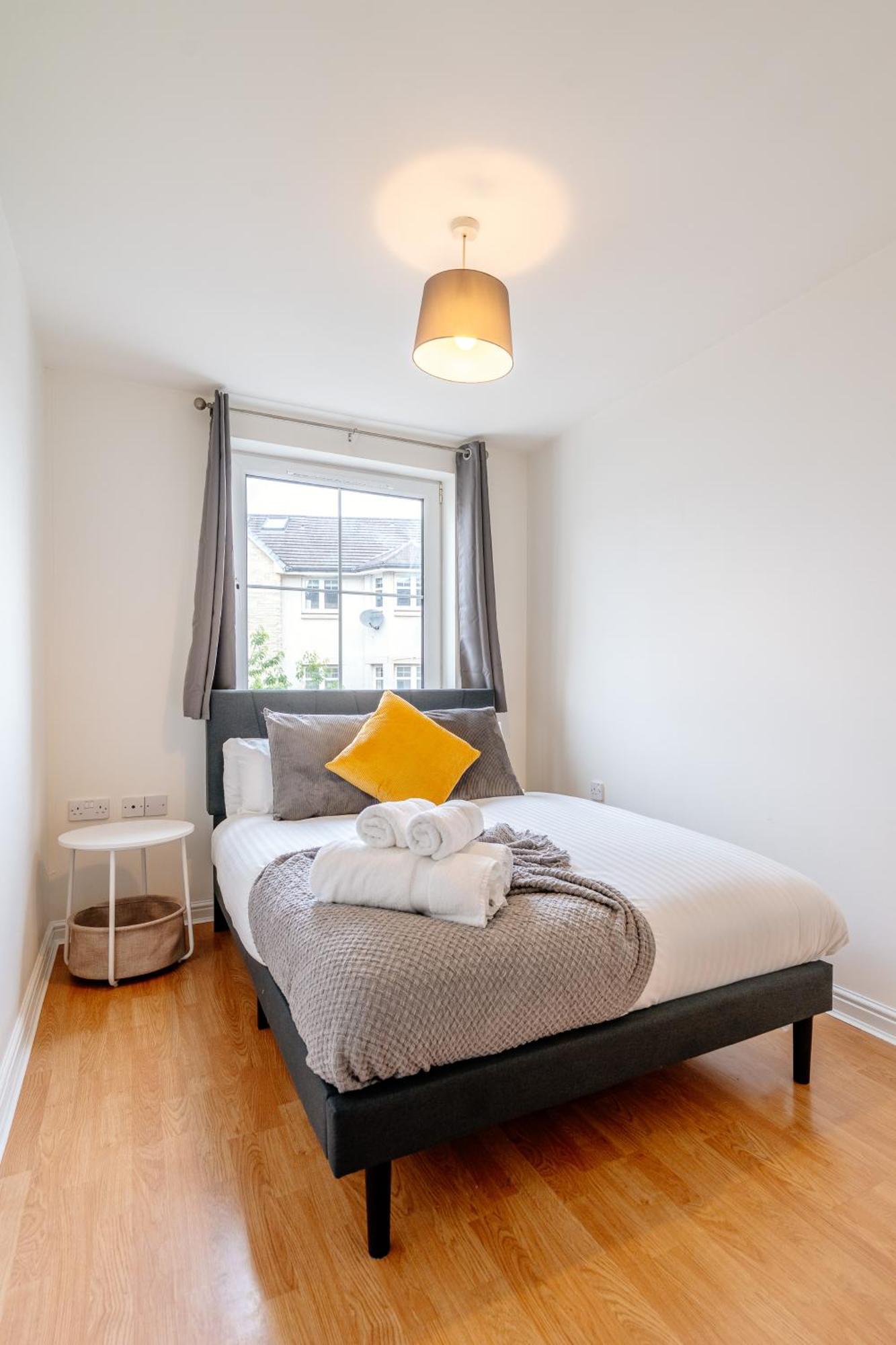 Chic 2-bed Near Centre