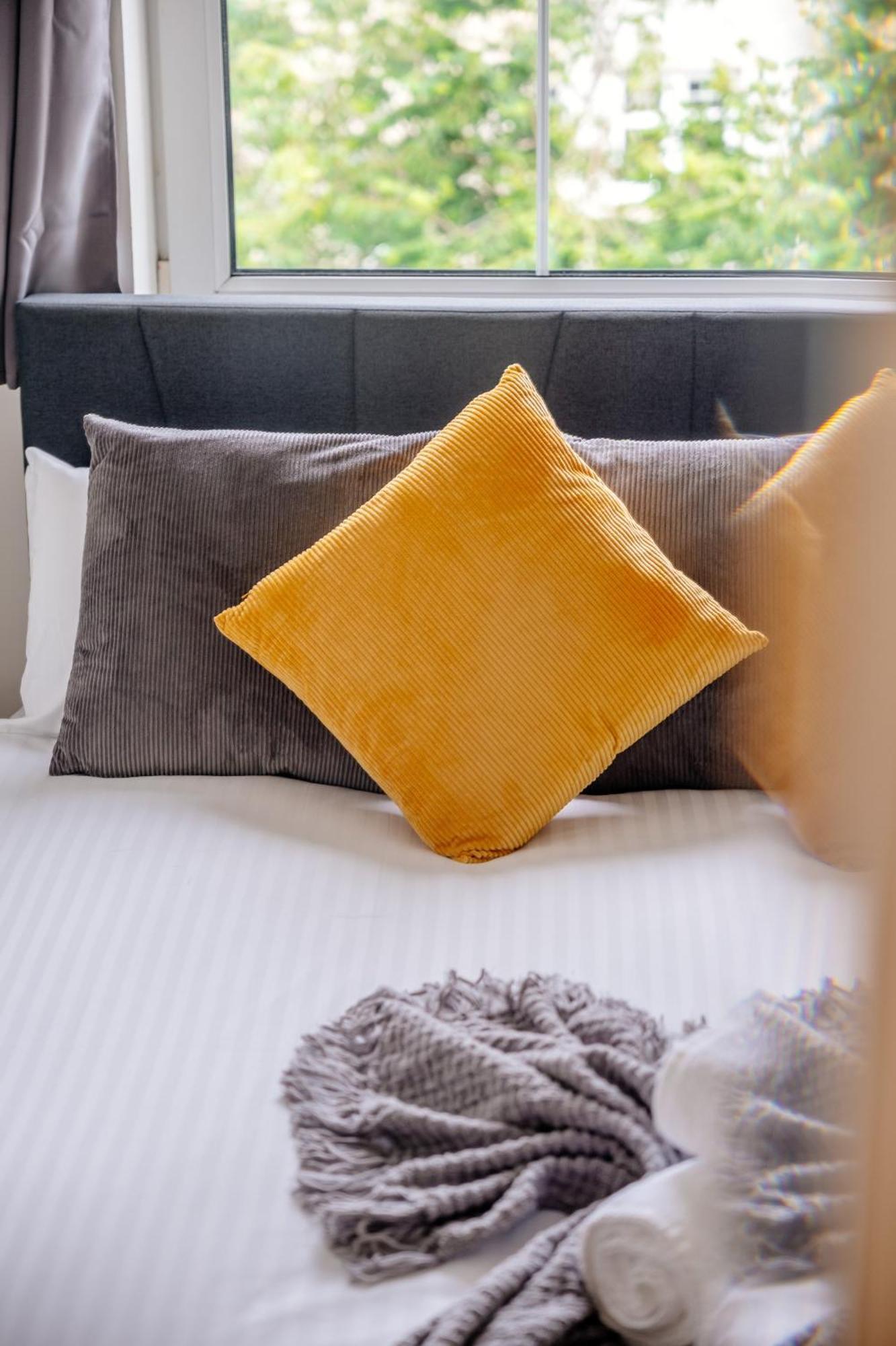 Apartment Chic 2-bed Near Centre