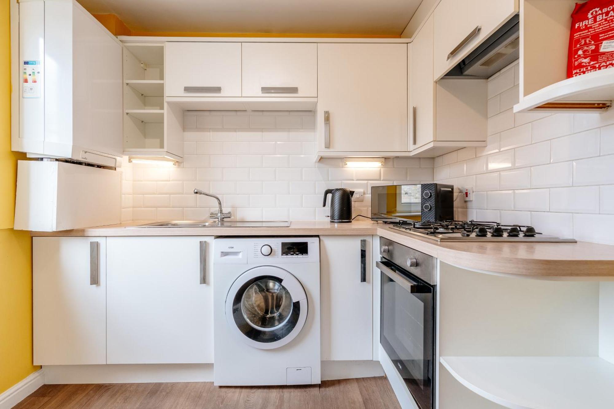 Chic 2-bed Near Centre Apartment Edinburgh