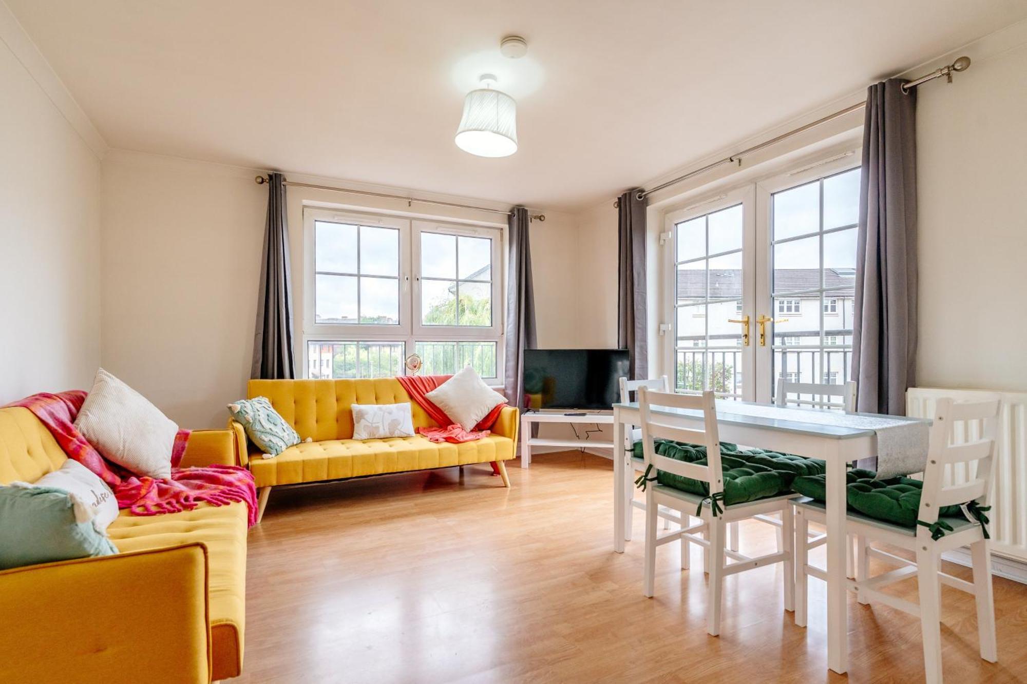 Apartment Chic 2-bed Near Centre