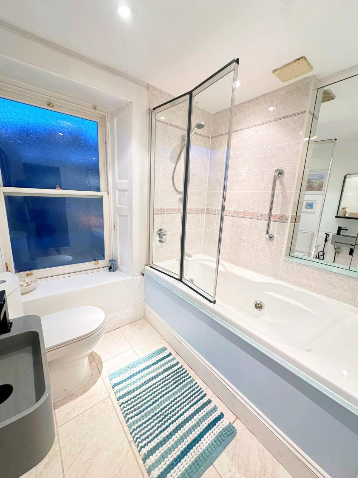 Apartment Duplex - Centre 4-bed Retreat Edinburgh