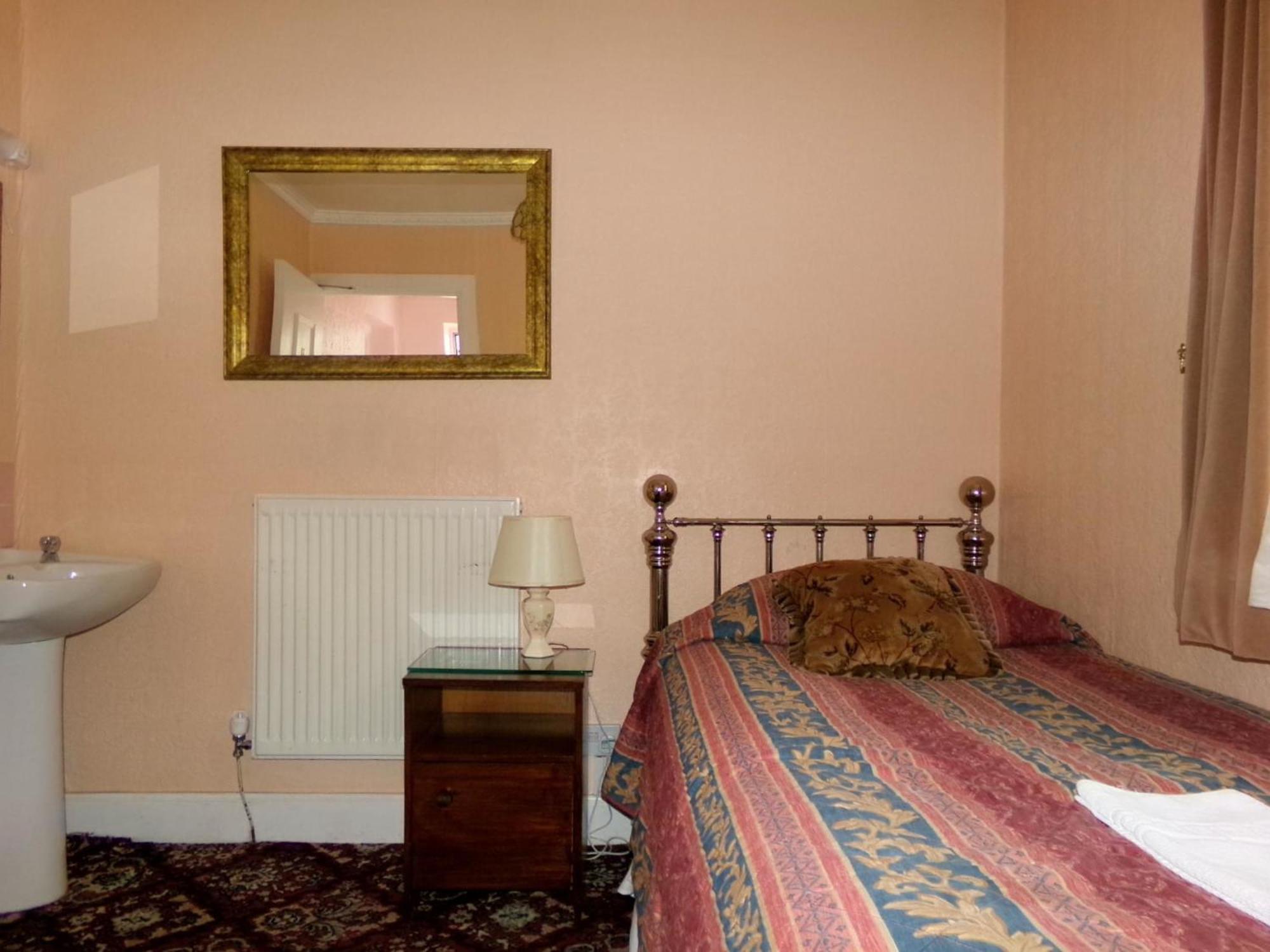 Guest house Averon 3*