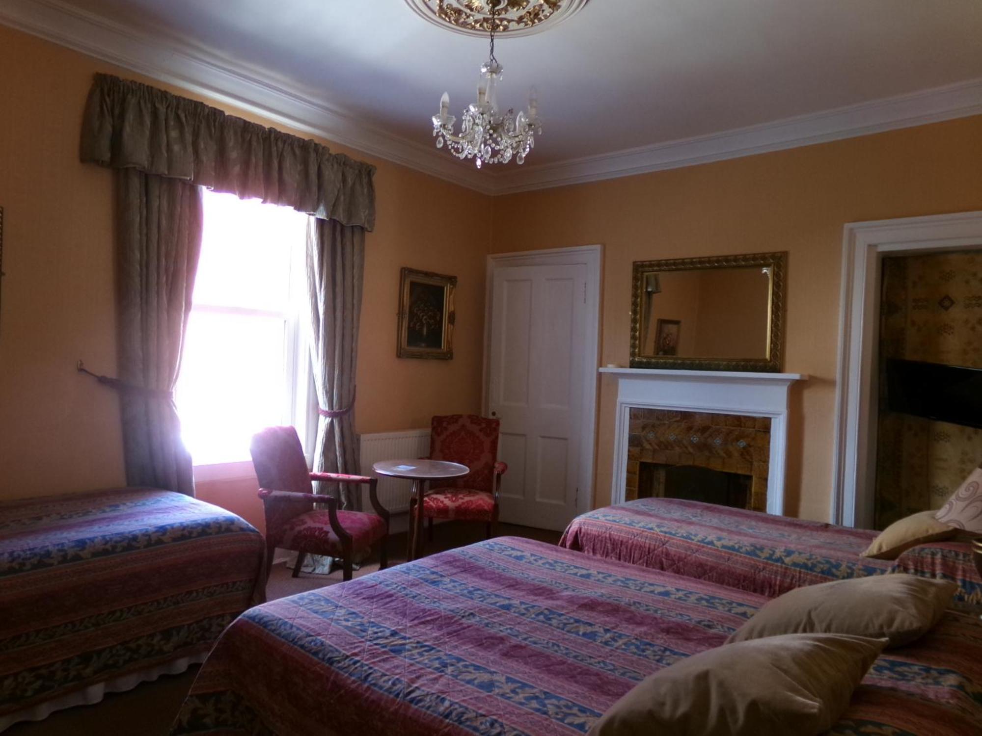 Averon Edinburgh