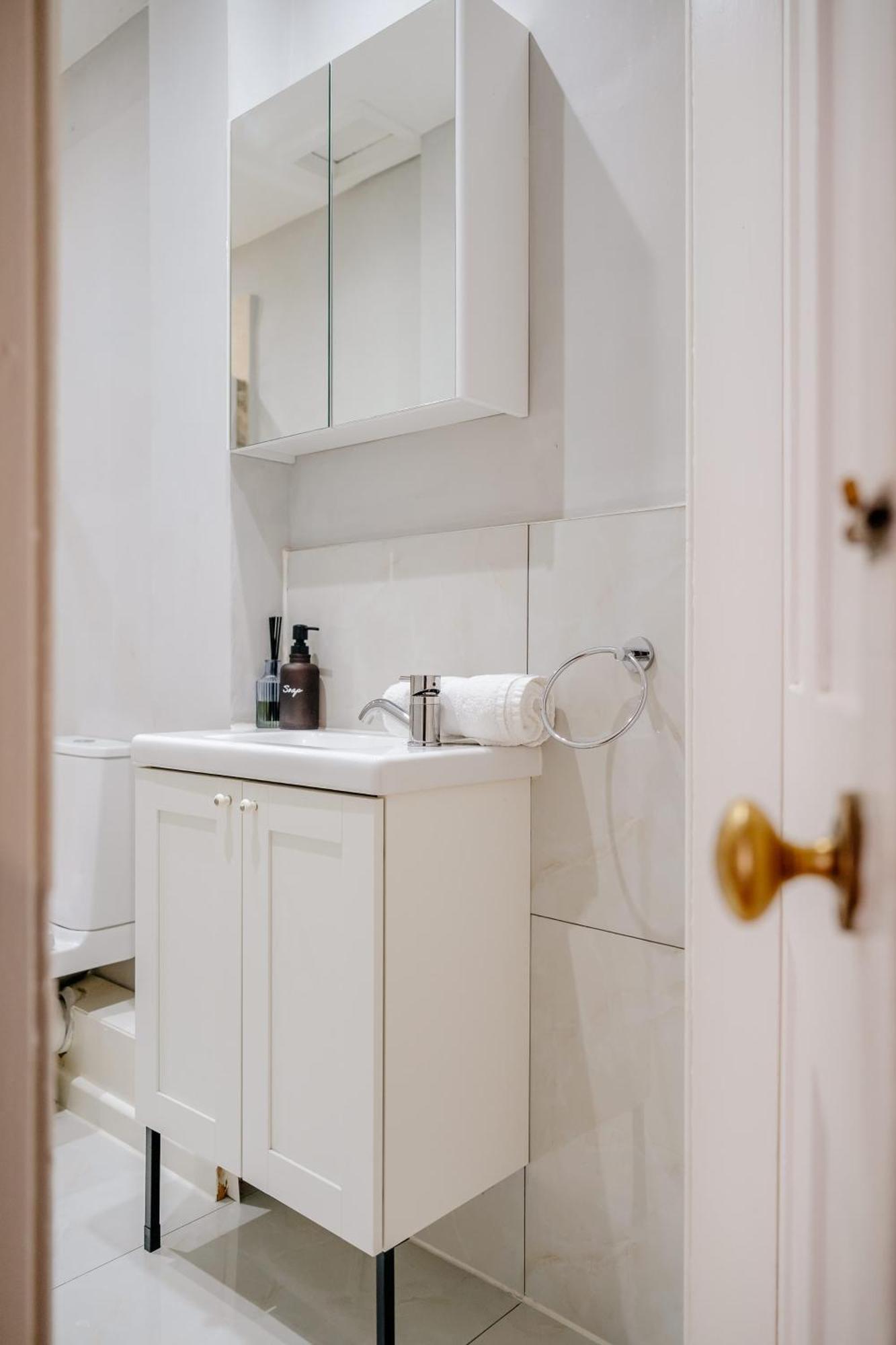 Elegant 2br On Leven St *