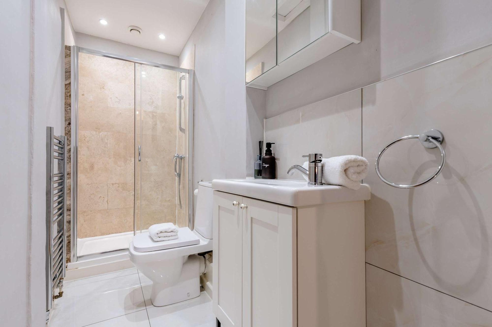 Elegant 2br On Leven St *