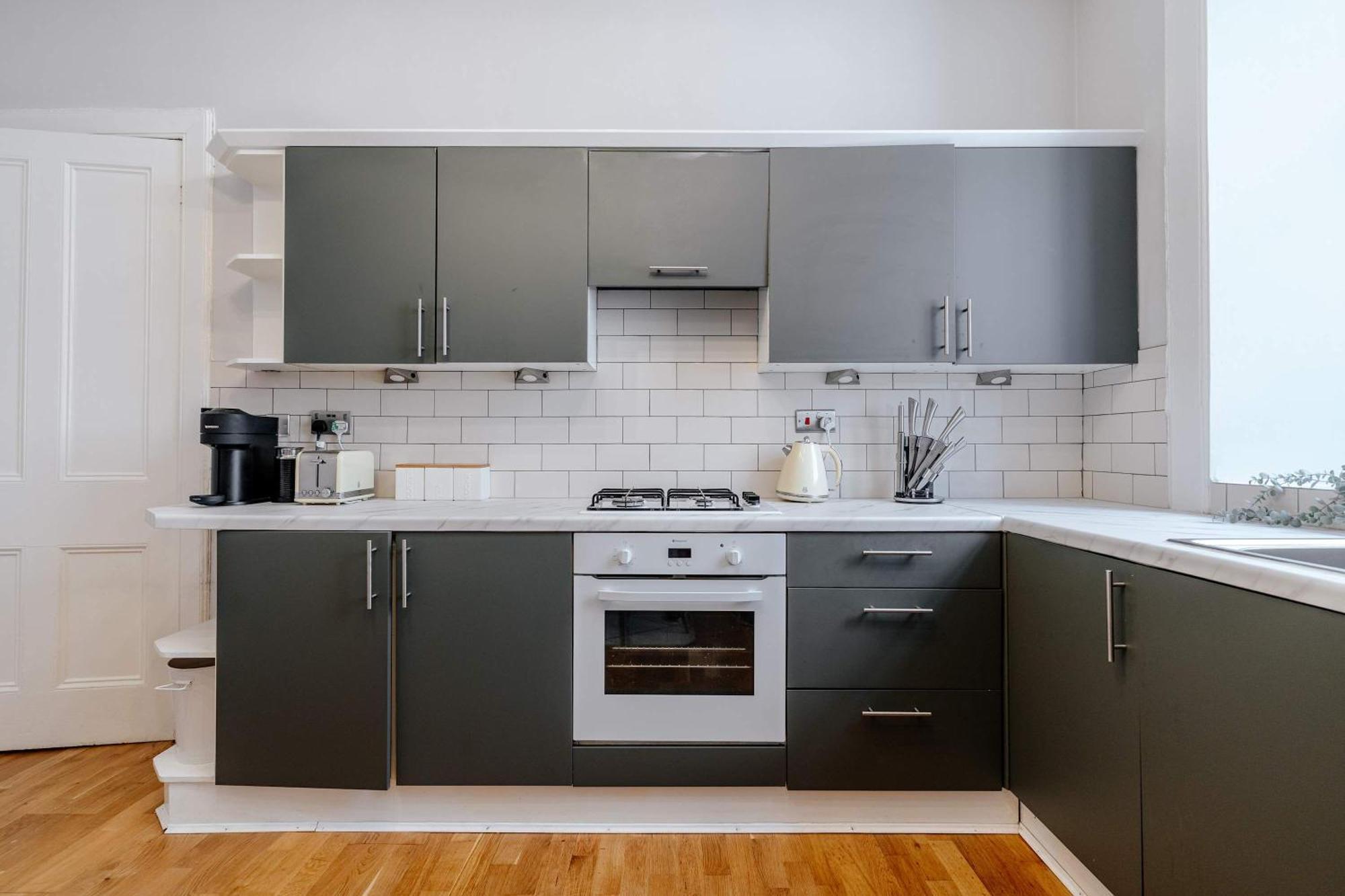 Apartment Elegant 2br On Leven St