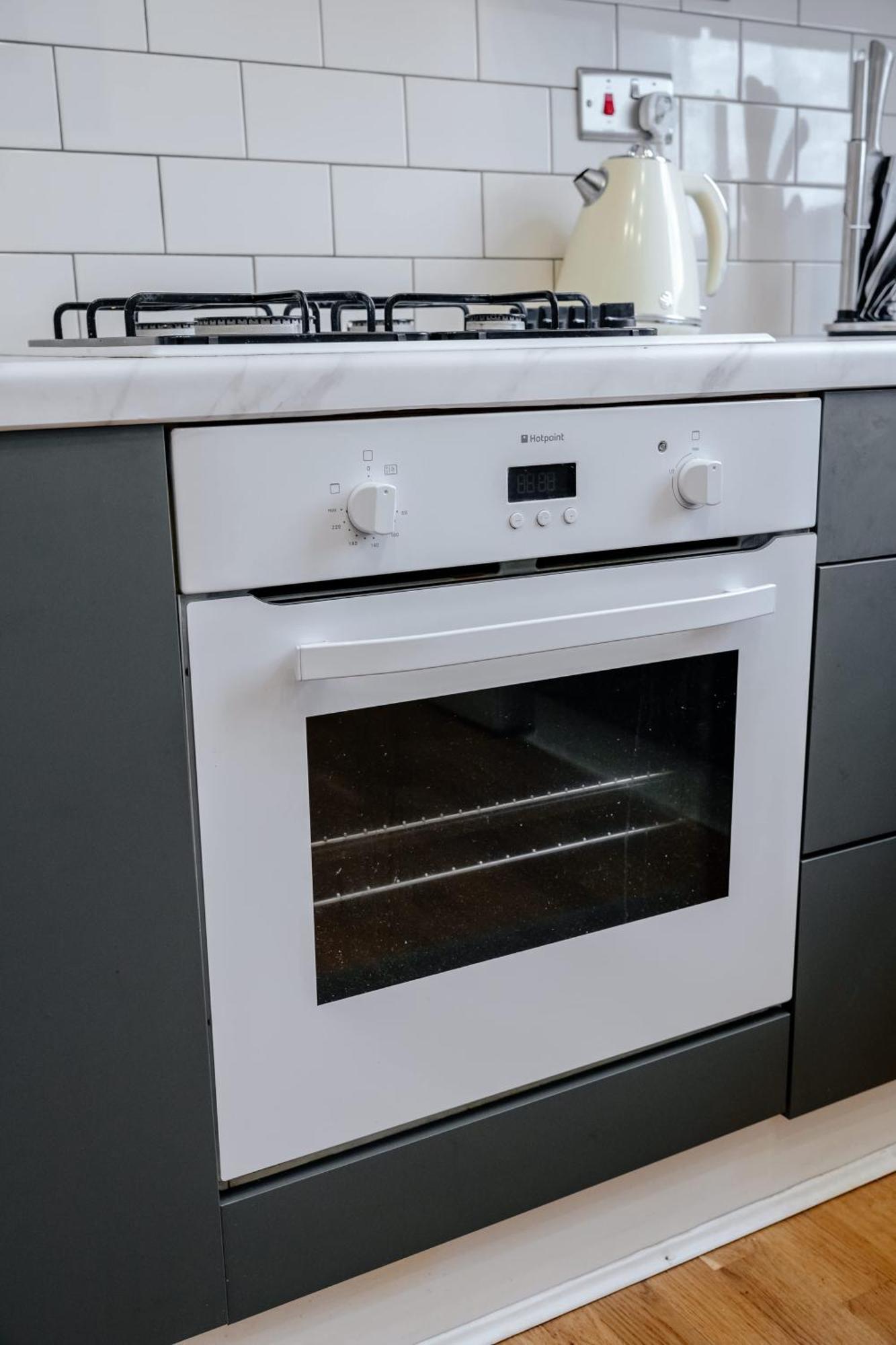 Elegant 2br On Leven St *